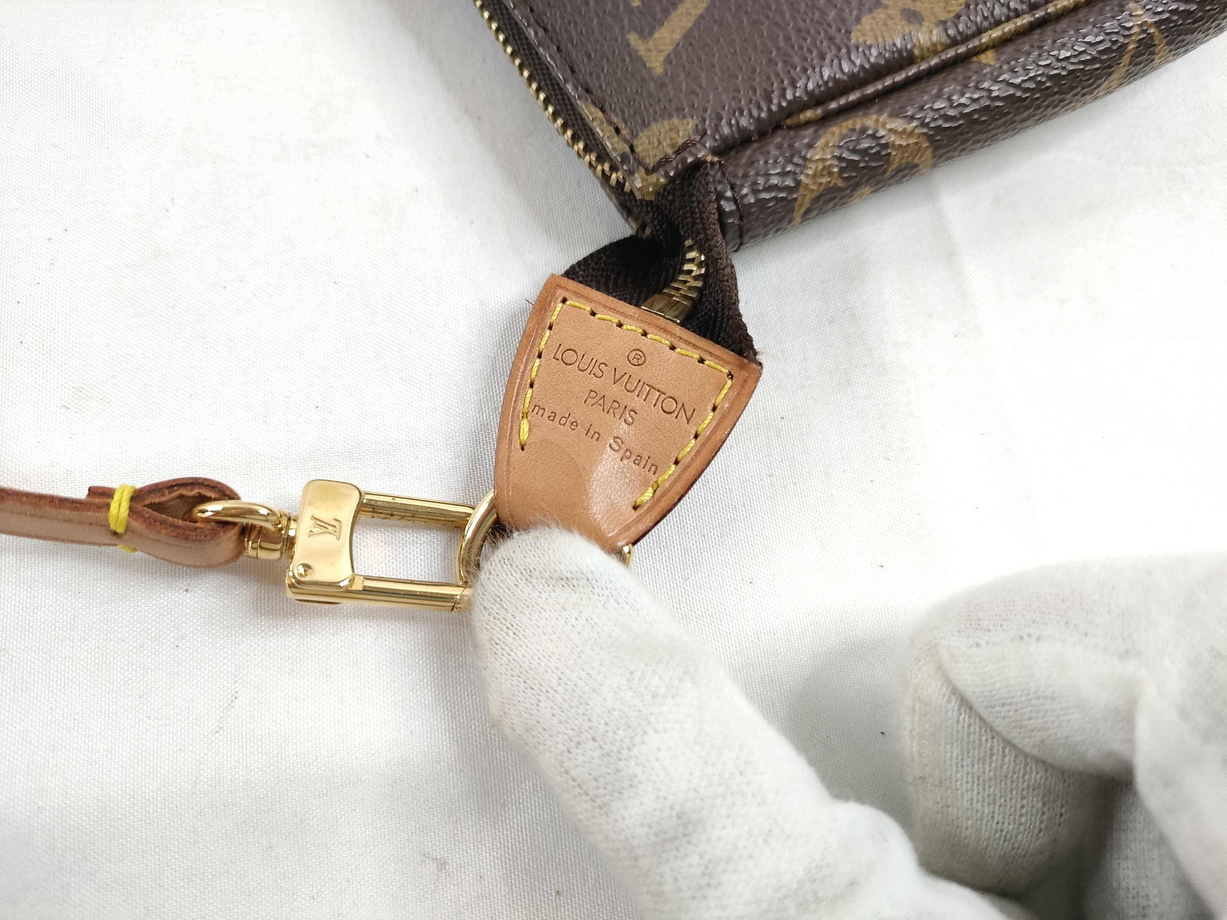 Monogram LV Monogram Pochette Accessoires Pouch M51980 Handbag — view 8