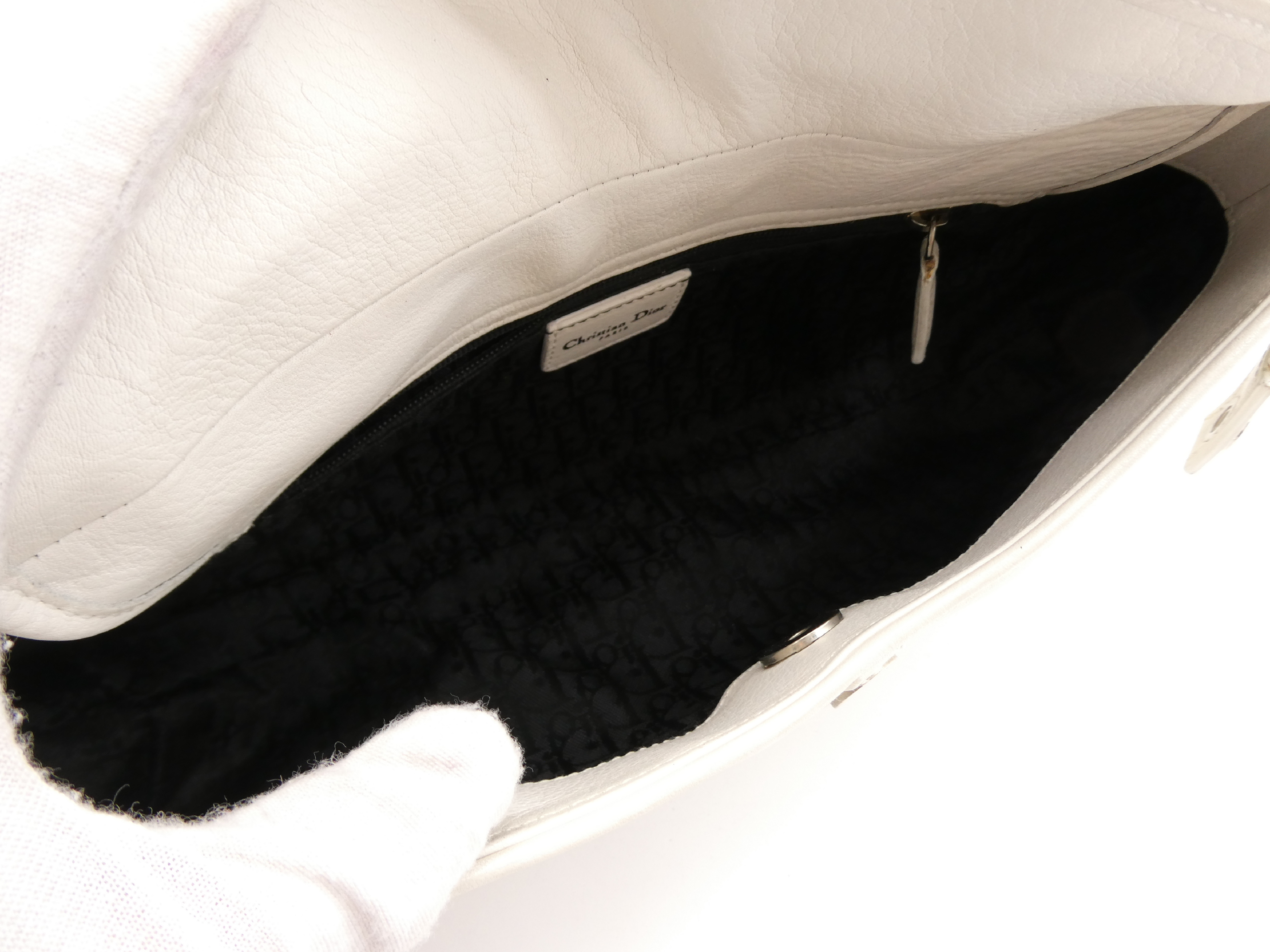 D charm leather shoulder bag — view 7