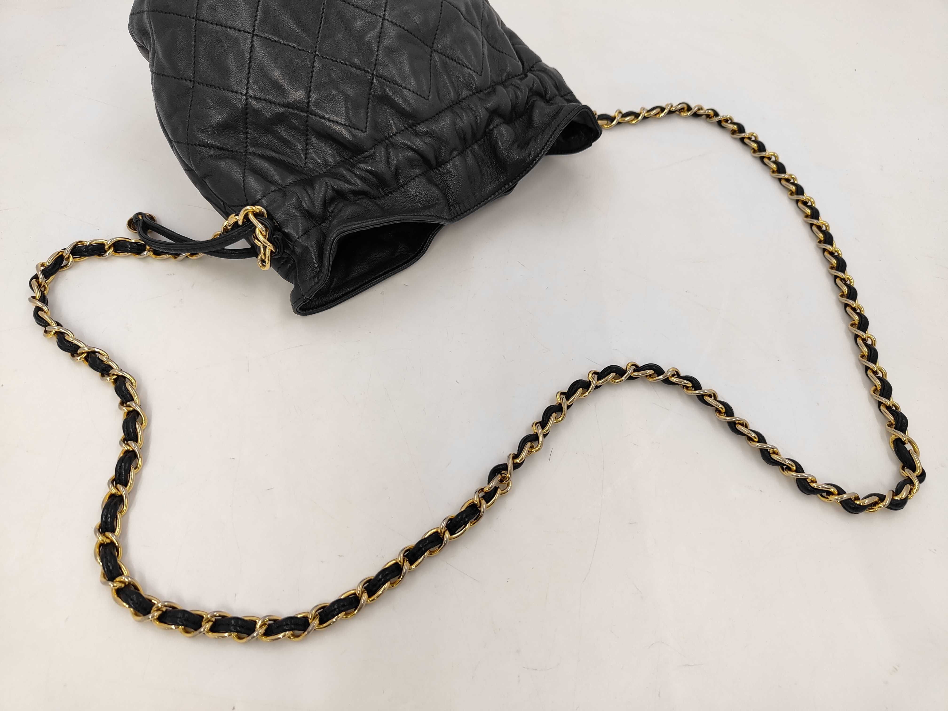 Matelassé Chain Shoulder Bag, Lambskin, Black, Gold Hardware. — view 3