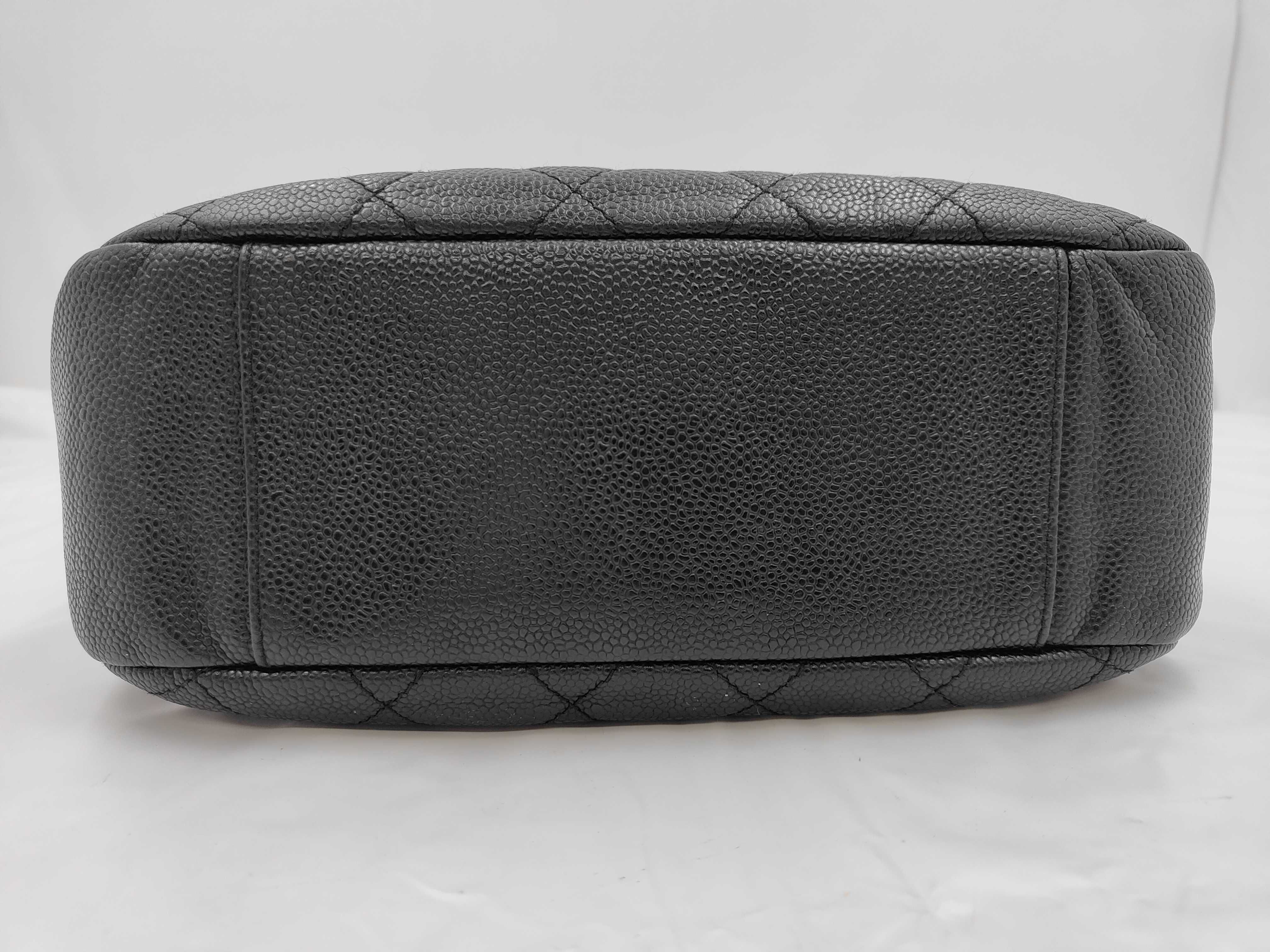 One-Shoulder Chain Shoulder Bag, Caviar Leather, Black, Series 7, Item No. 7324698 (Shoulder Bag) — view 8