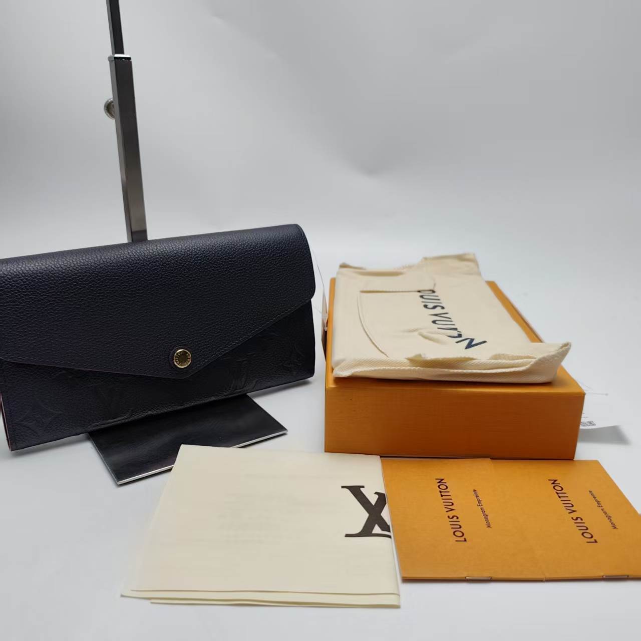 【*Shipped from: China*】LOUIS VUITTON Leather Wallet — view 2
