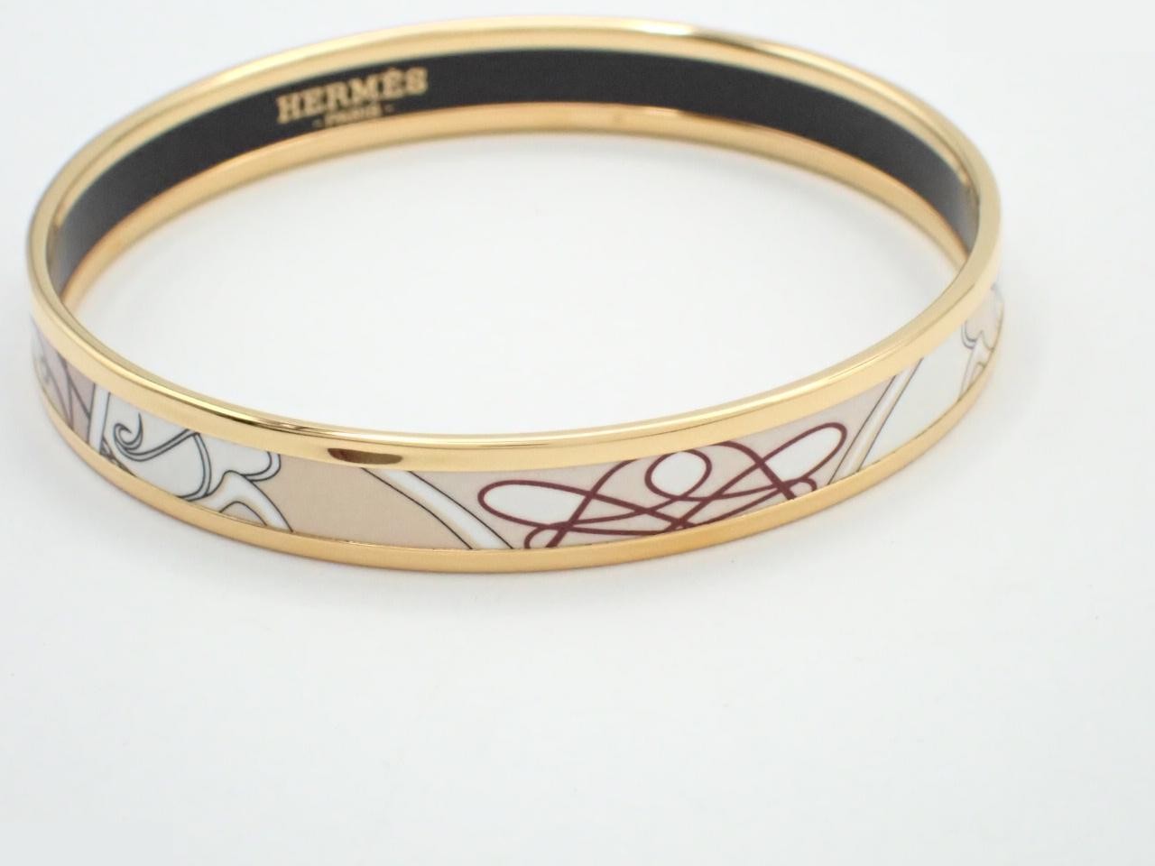 Enamel bangle, wrist circumference approximately 19 cm — view 3