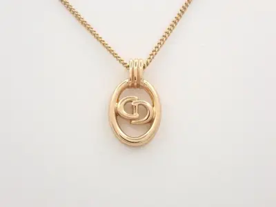 Gold necklace, neck circumference approximately 47cm