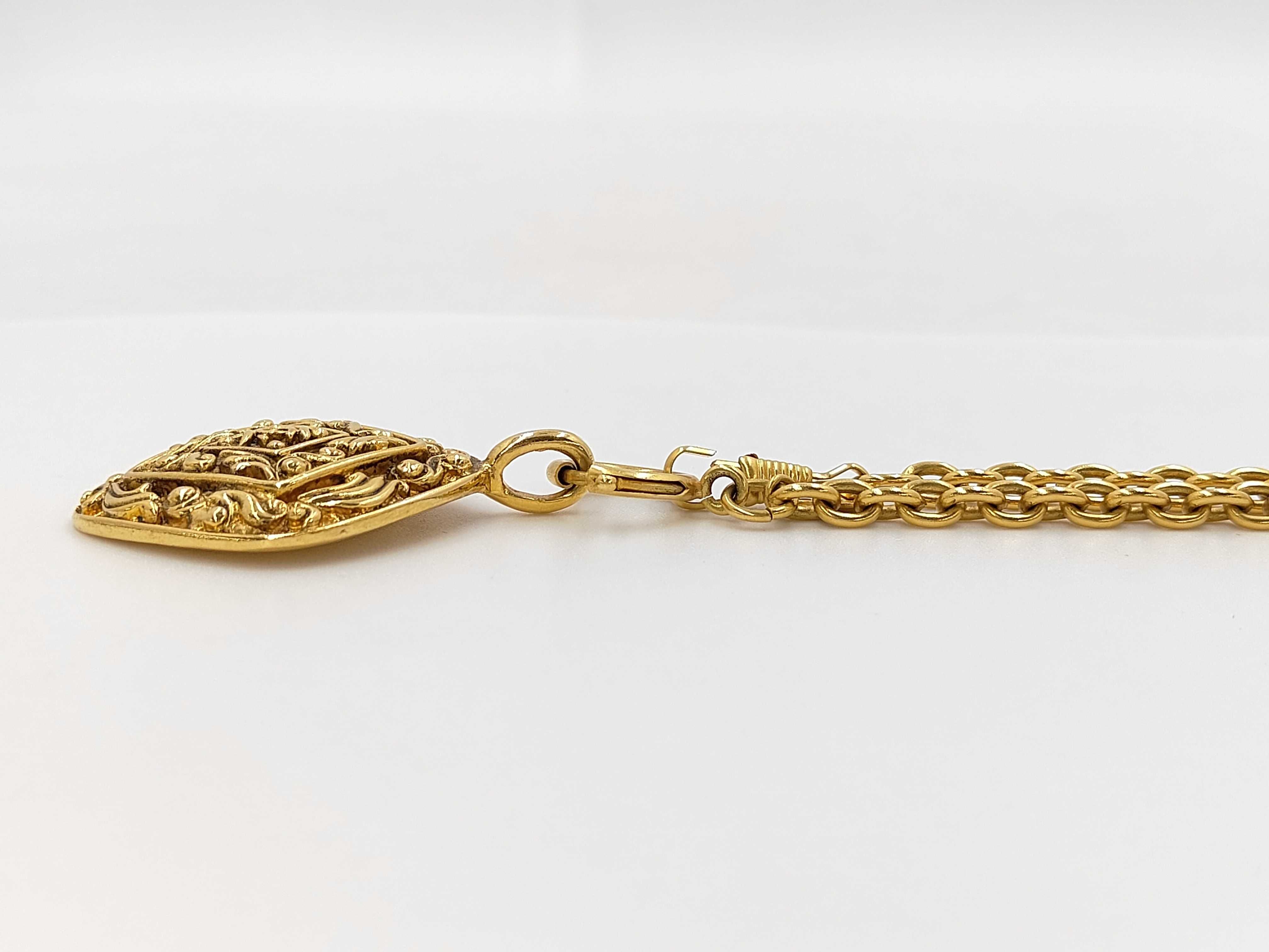 gold necklace, diamond-shaped necklace — view 2