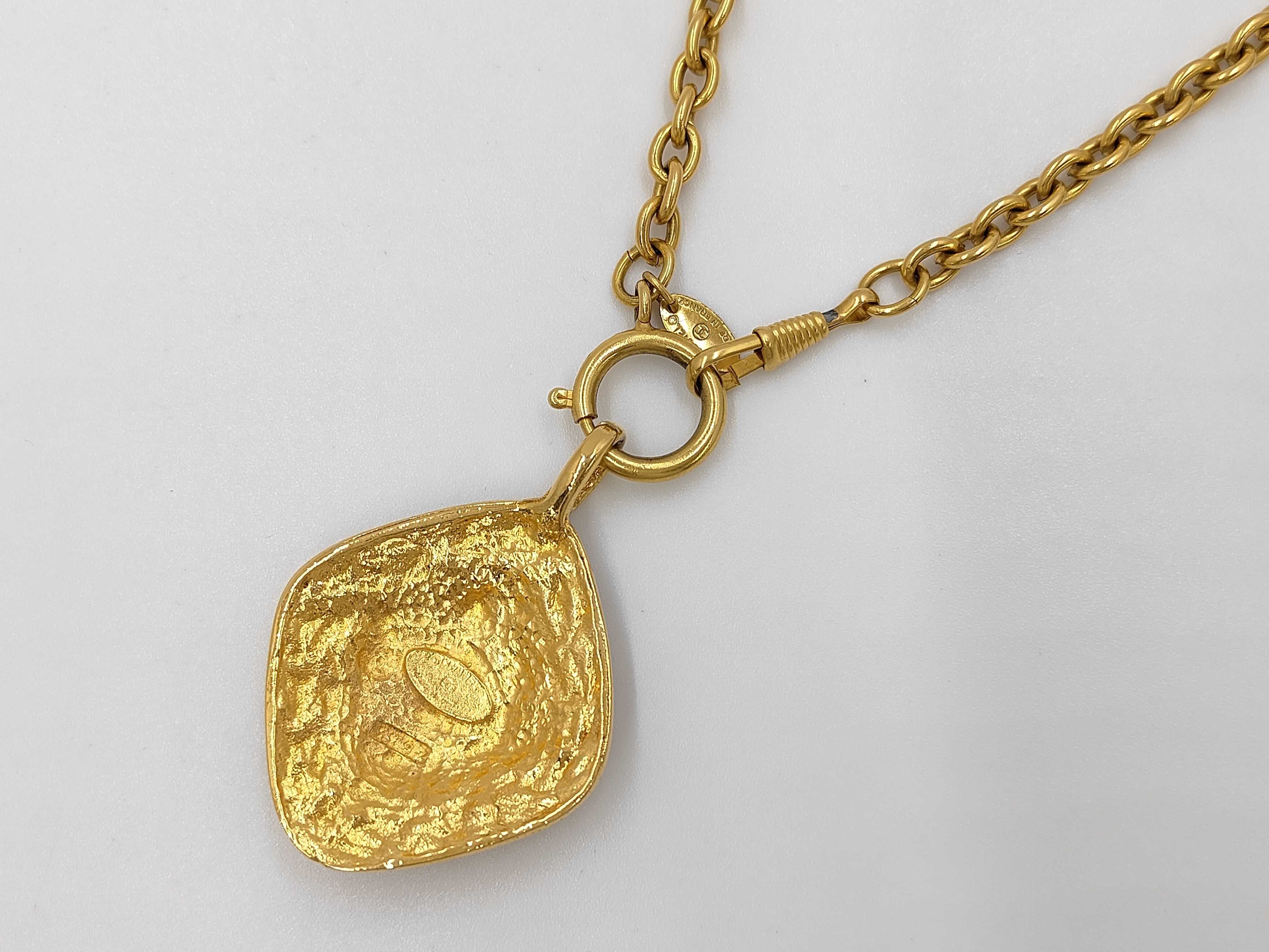 gold necklace, diamond-shaped necklace — view 3