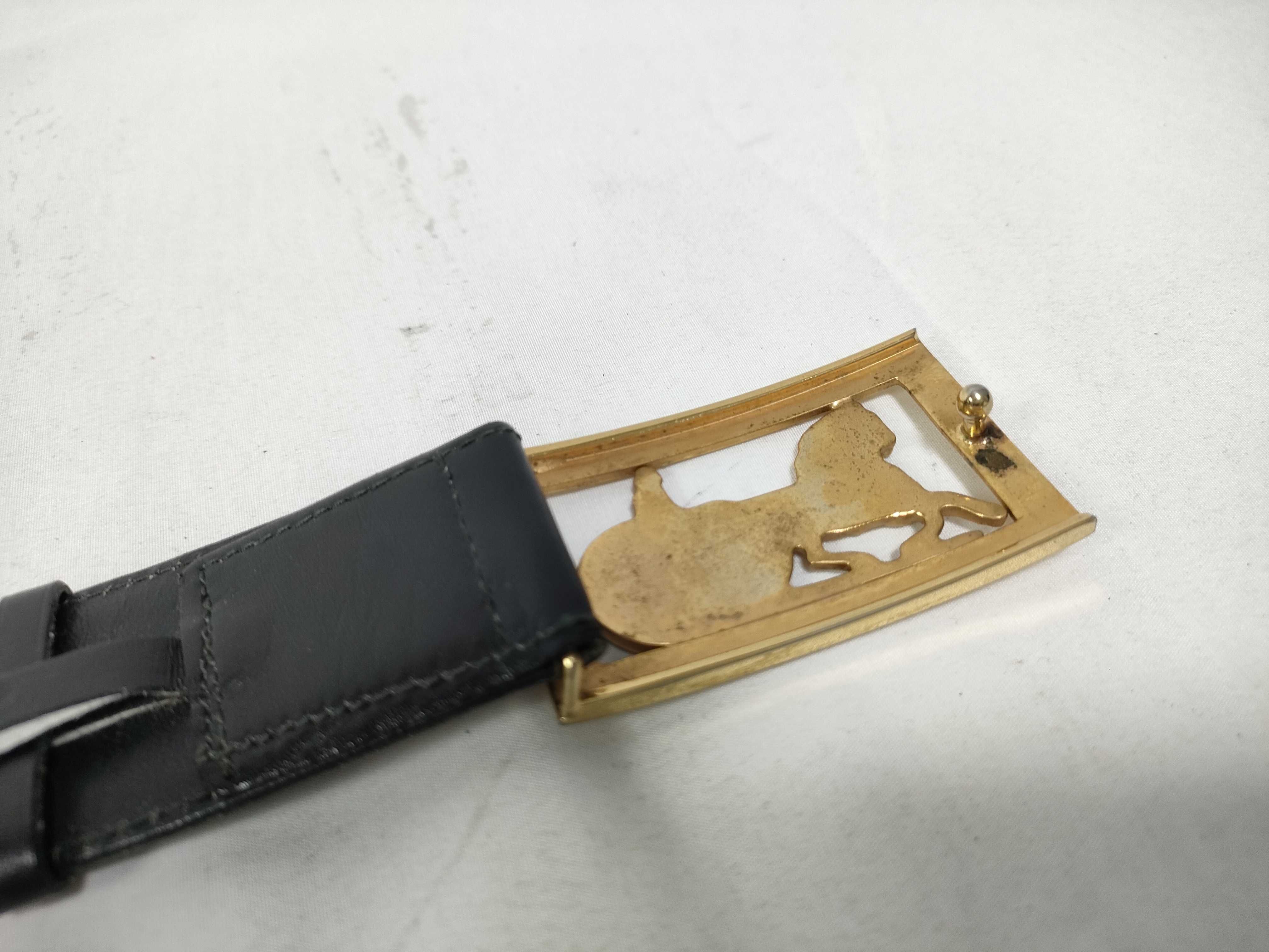 carriage pattern buckle leather belt — view 6