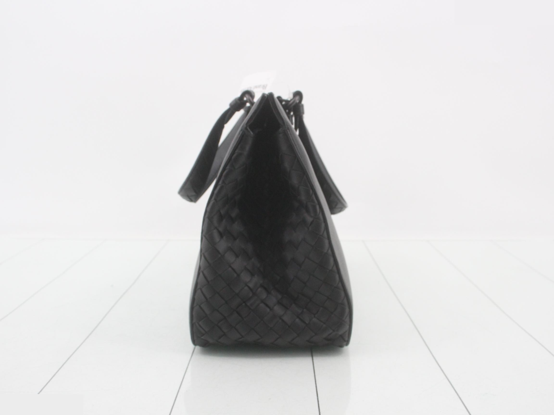 handbag — view 3