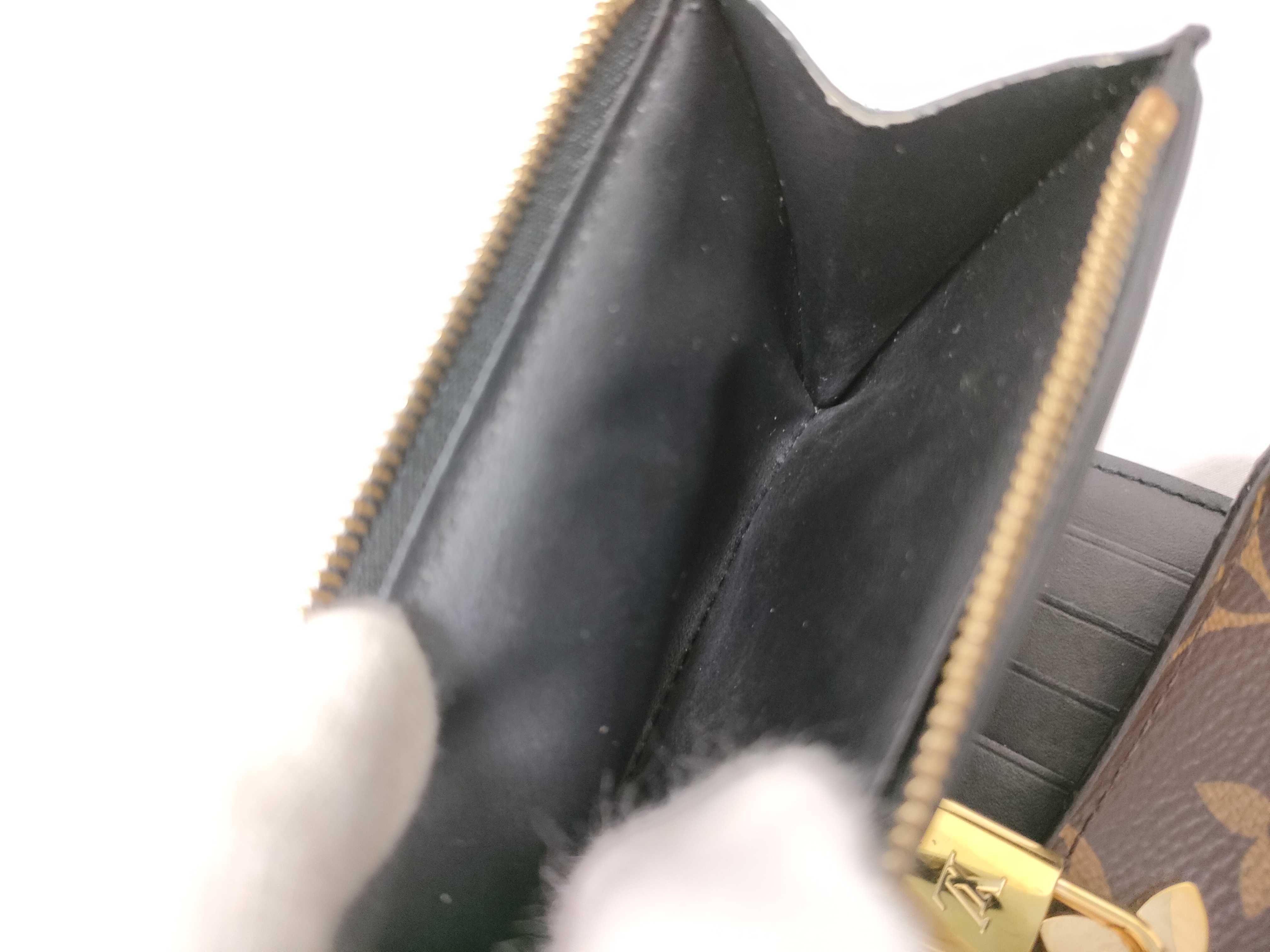 Monogram M62578 Portefeuille Flower Compact Wallet — view 11