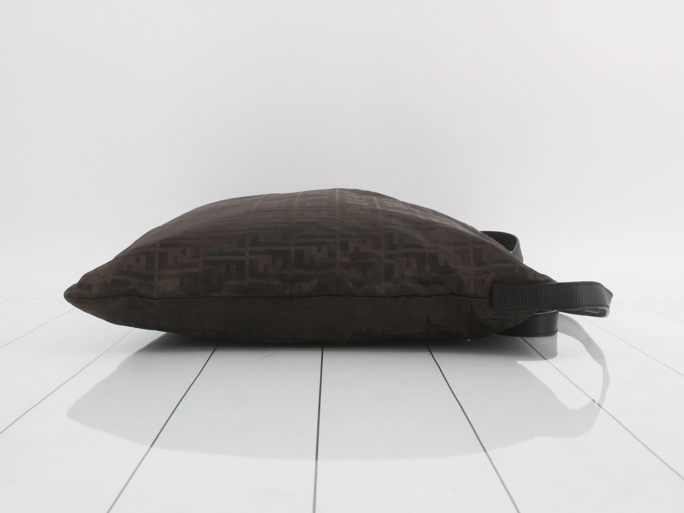 shoulder bag — view 3