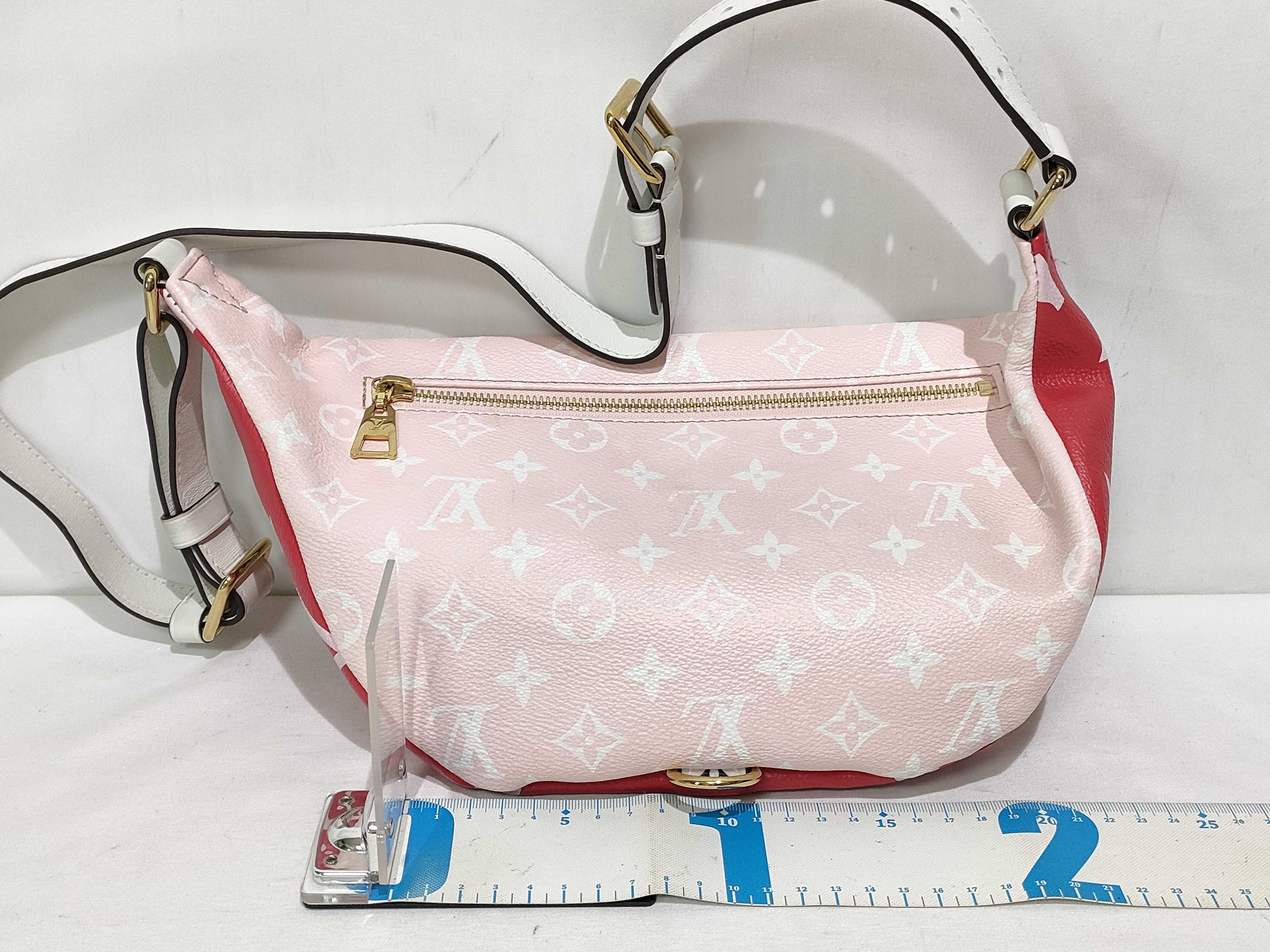 Monogram Louis Vuitton Monogram Giant Bum Bag M44575 MI1179 Crossbody Bag Waist Bag Storage Bag Waist Bag — view 2