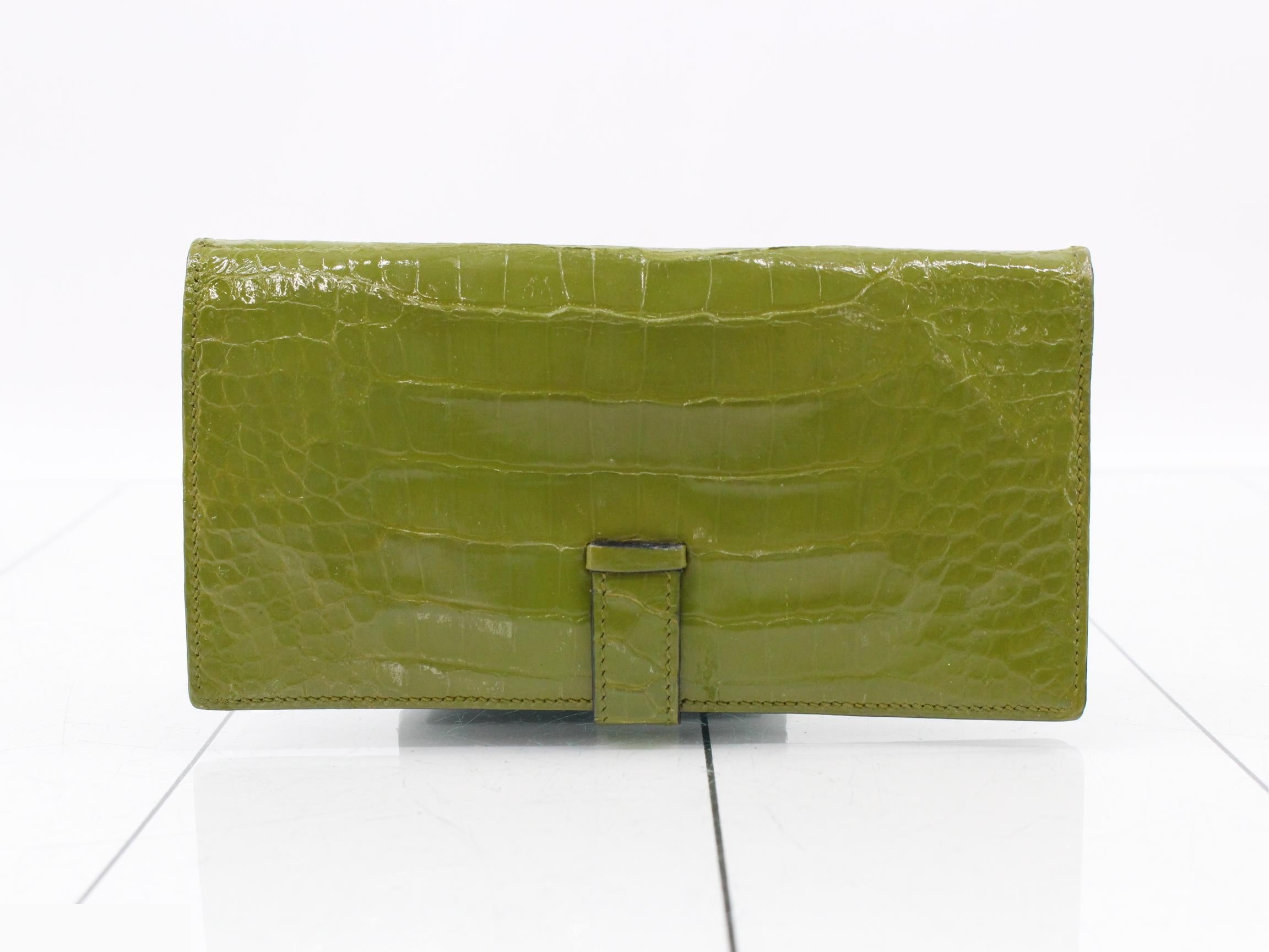 long wallet — view 2