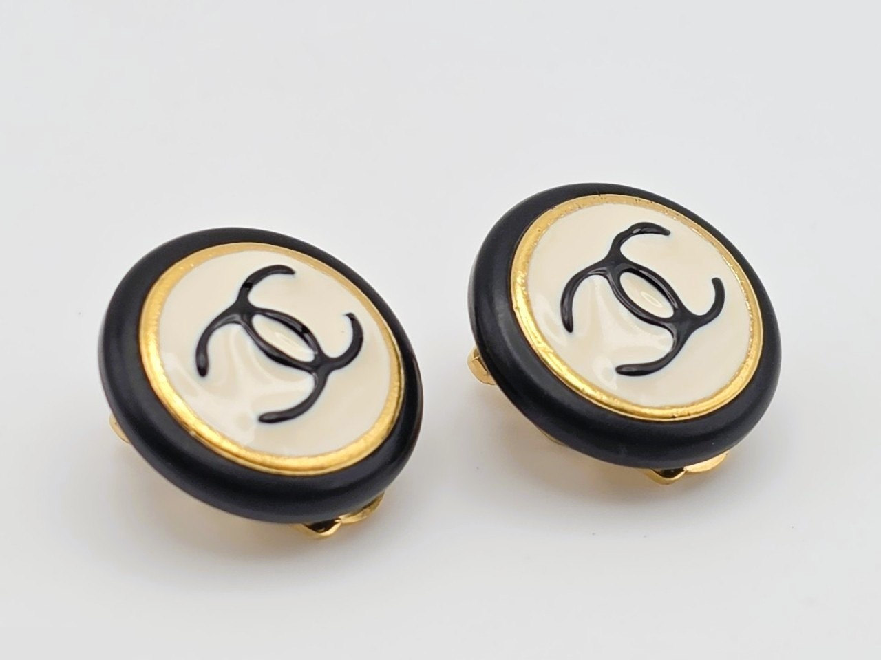earrings — view 3