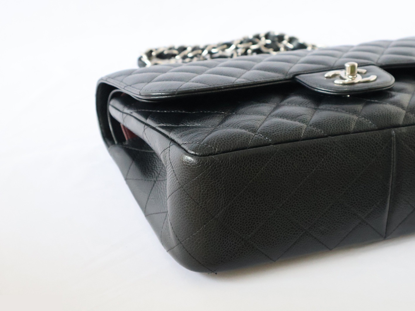 Caviar leather large matelassé double flap double chain shoulder bag, black — view 3