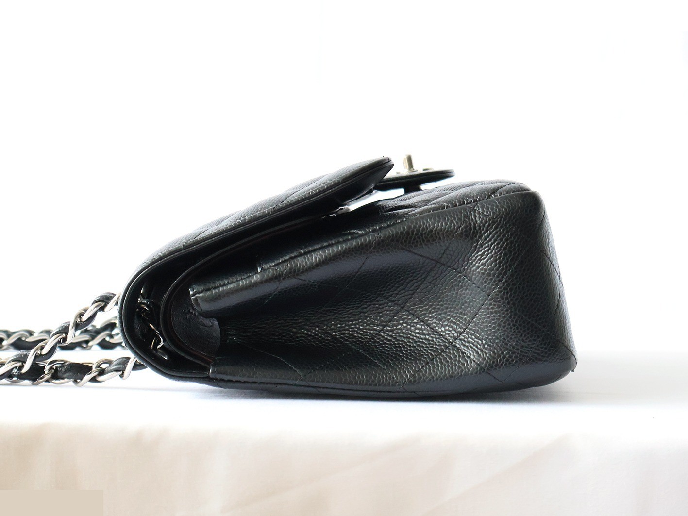 Caviar leather large matelassé double flap double chain shoulder bag, black — view 7