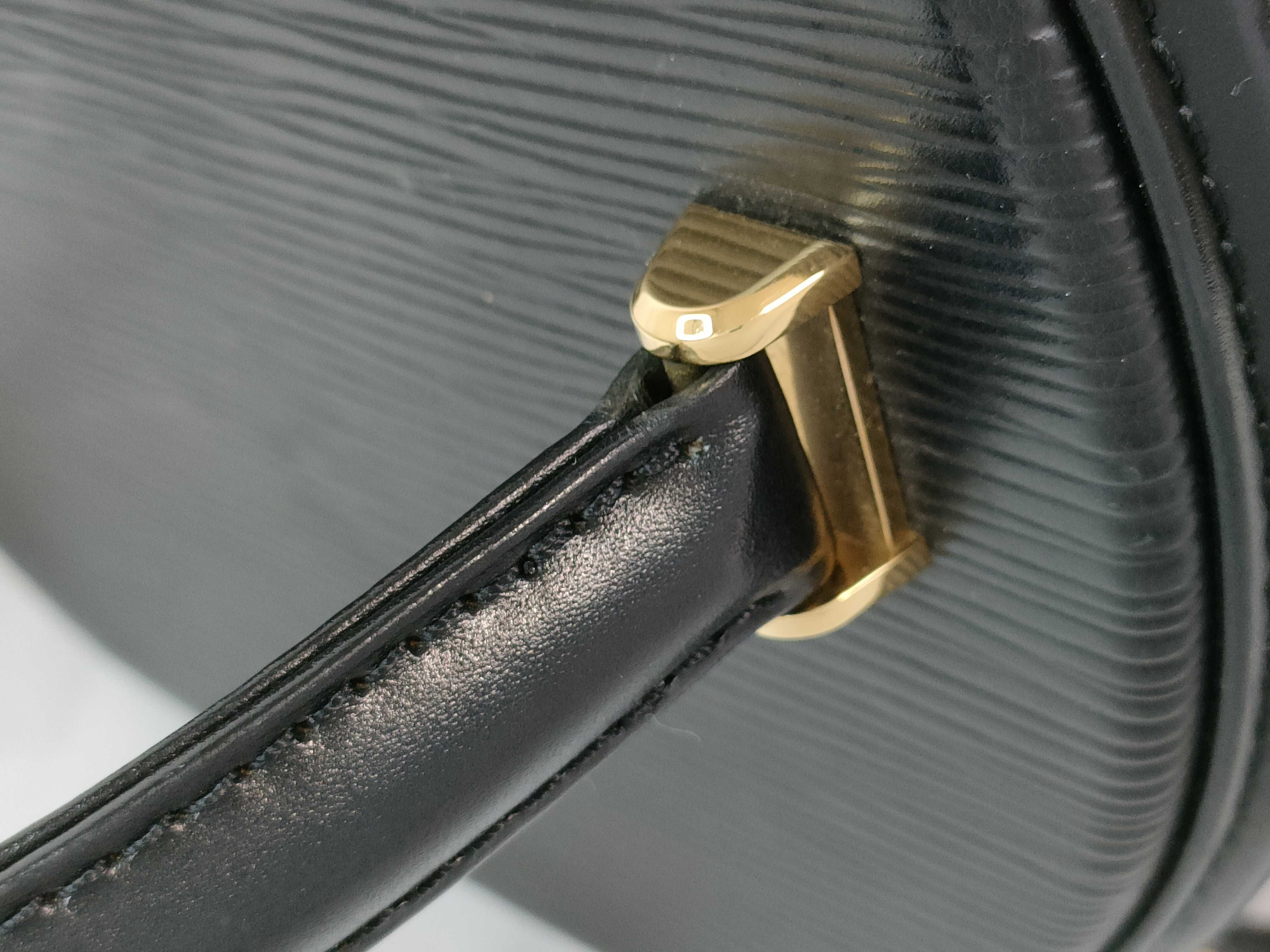 Epi M48032 Cannes Vanity Bag — view 5