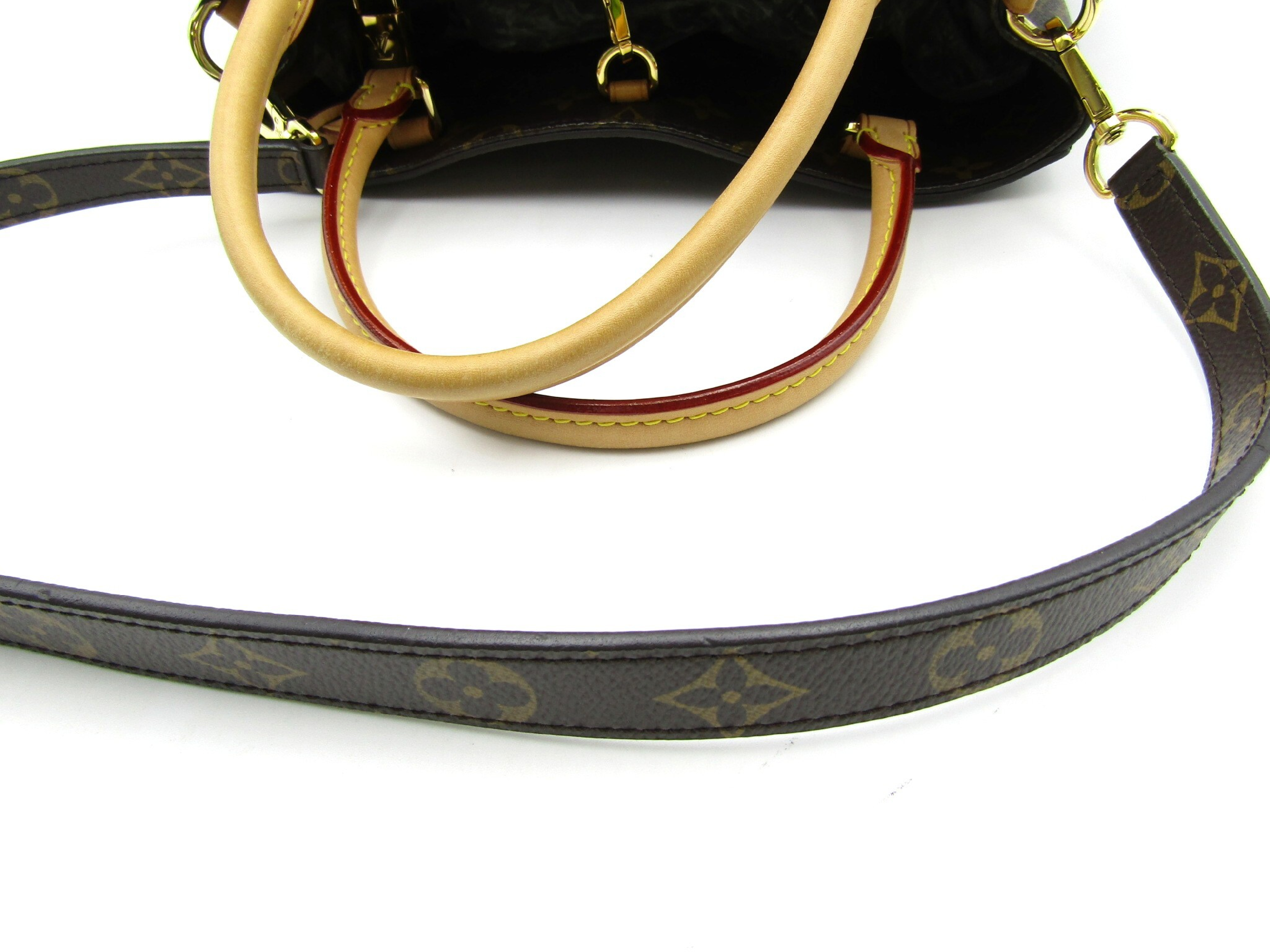 LV Montaigne MM M41056 Gold Hardware Monogram 2-way Handbag — view 3