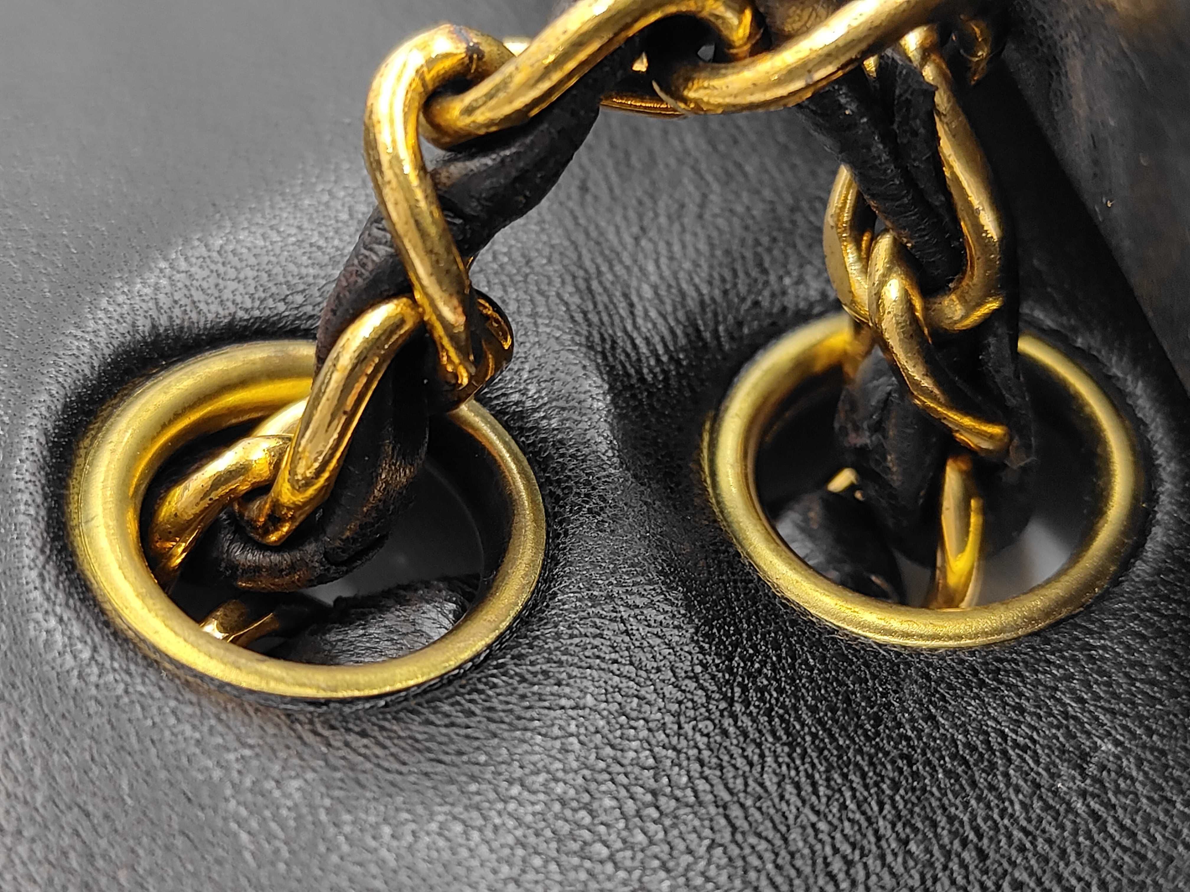 Lambskin Black Gold Matelassé Flap Shoulder Bag (Serial Number 5) — view 7