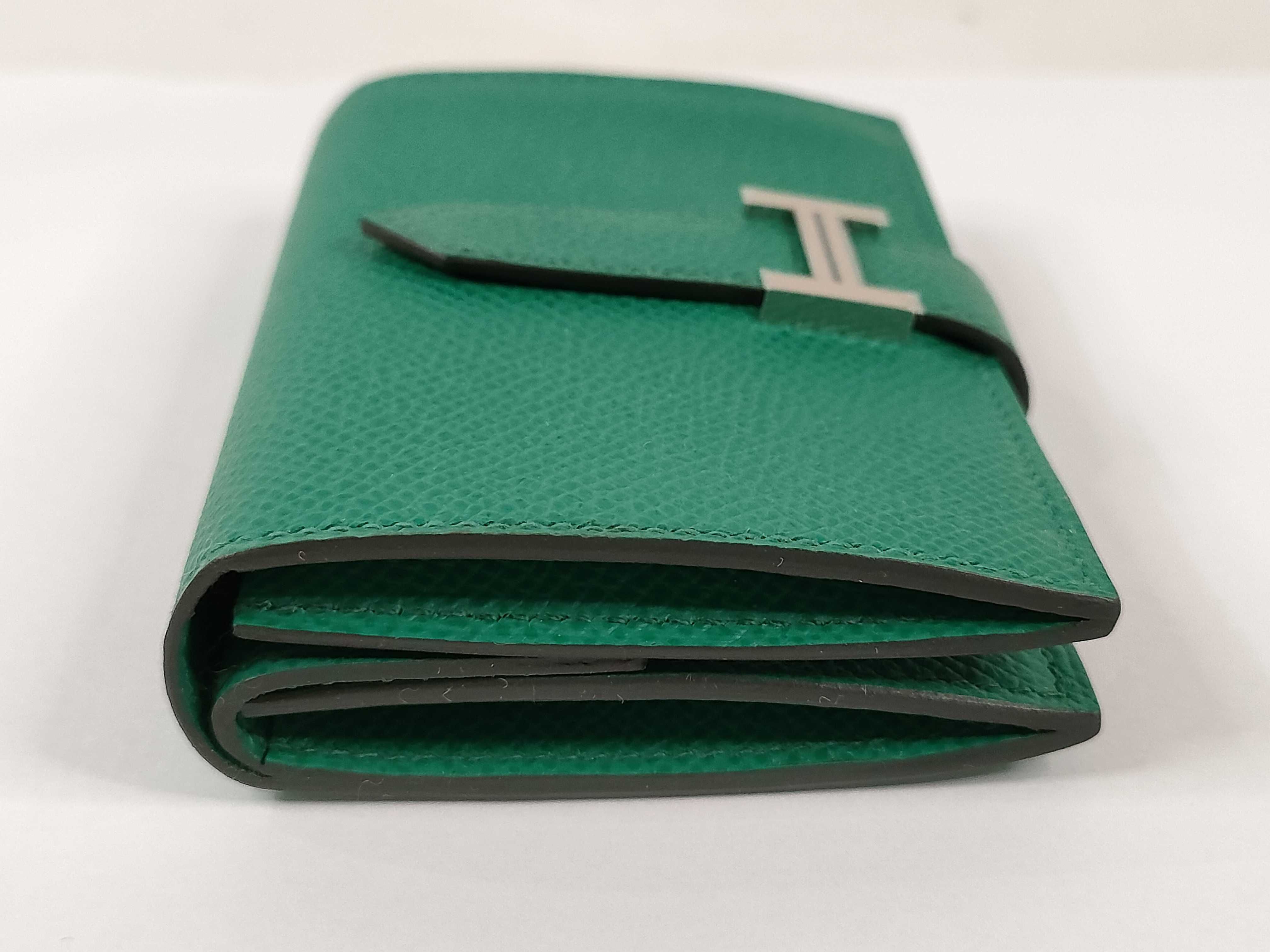 Bearn Mini Vert Vertigo x Silver Hardware B Stamp Hermes Unused Wallet — view 5