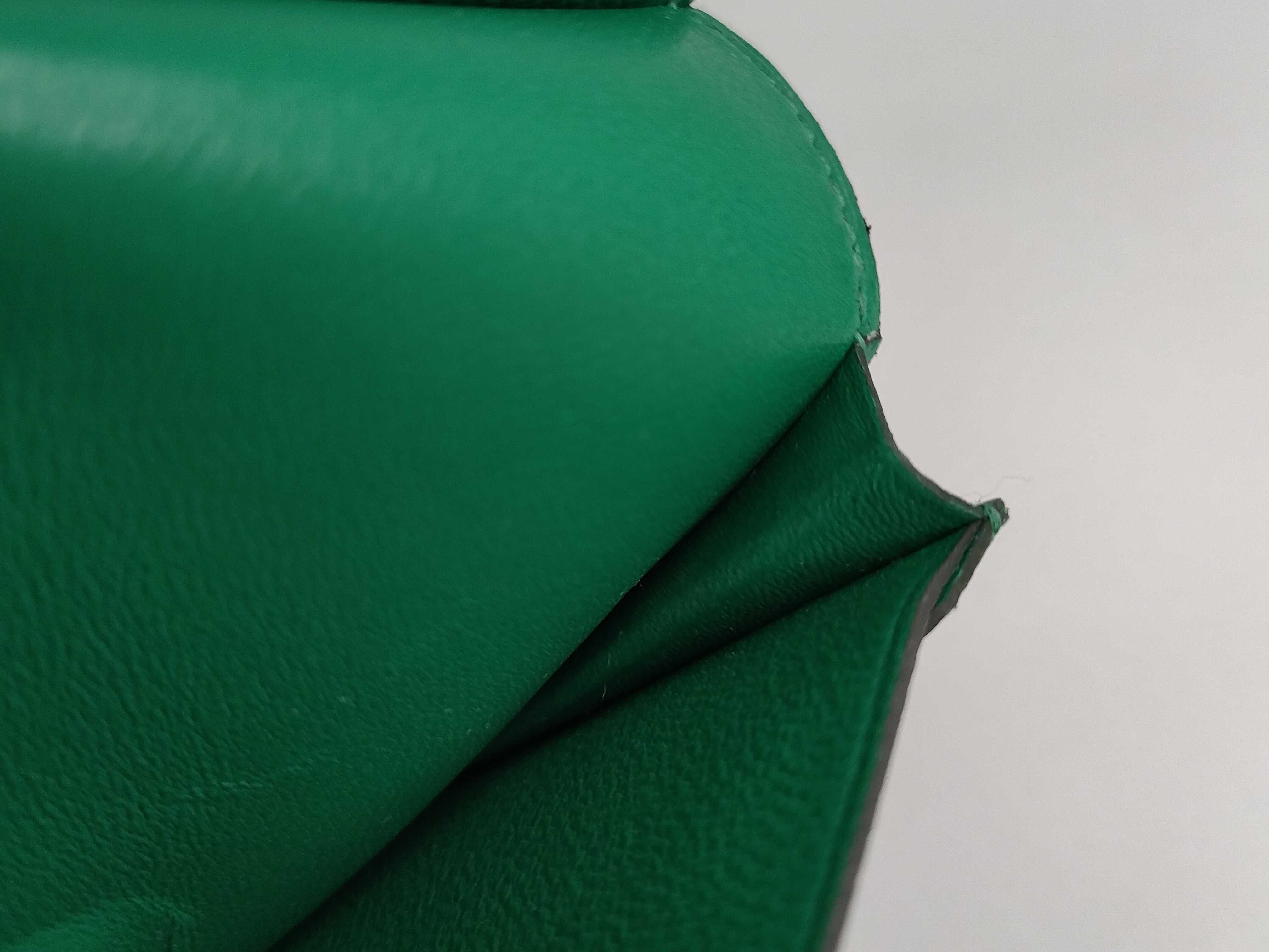 Bearn Mini Vert Vertigo x Silver Hardware B Stamp Hermes Unused Wallet — view 9