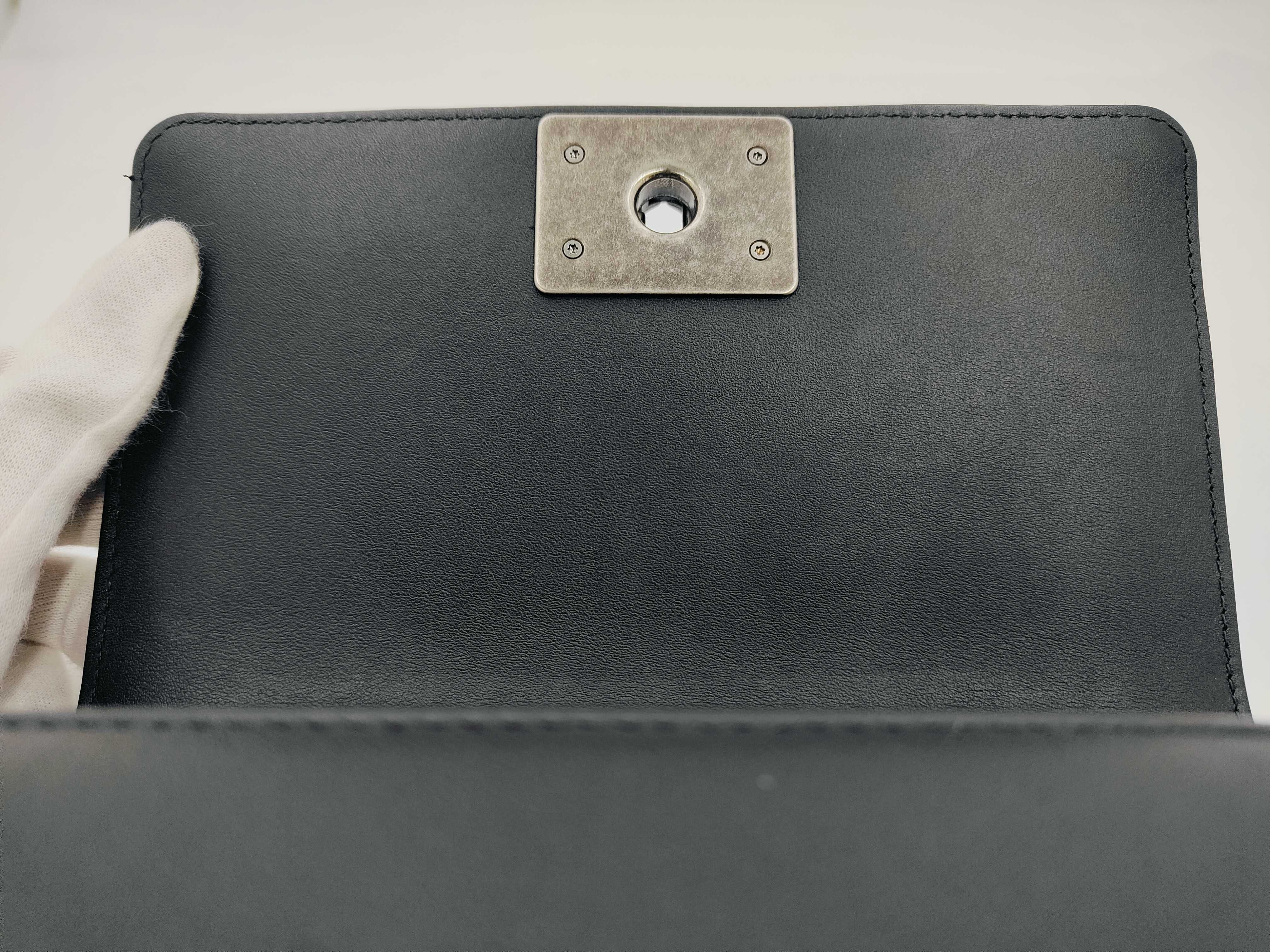Le Boy Black V-Quilted Enamel x Calfskin Small Antique Silver Hardware Item No. 30 Shoulder Bag with Card — view 12