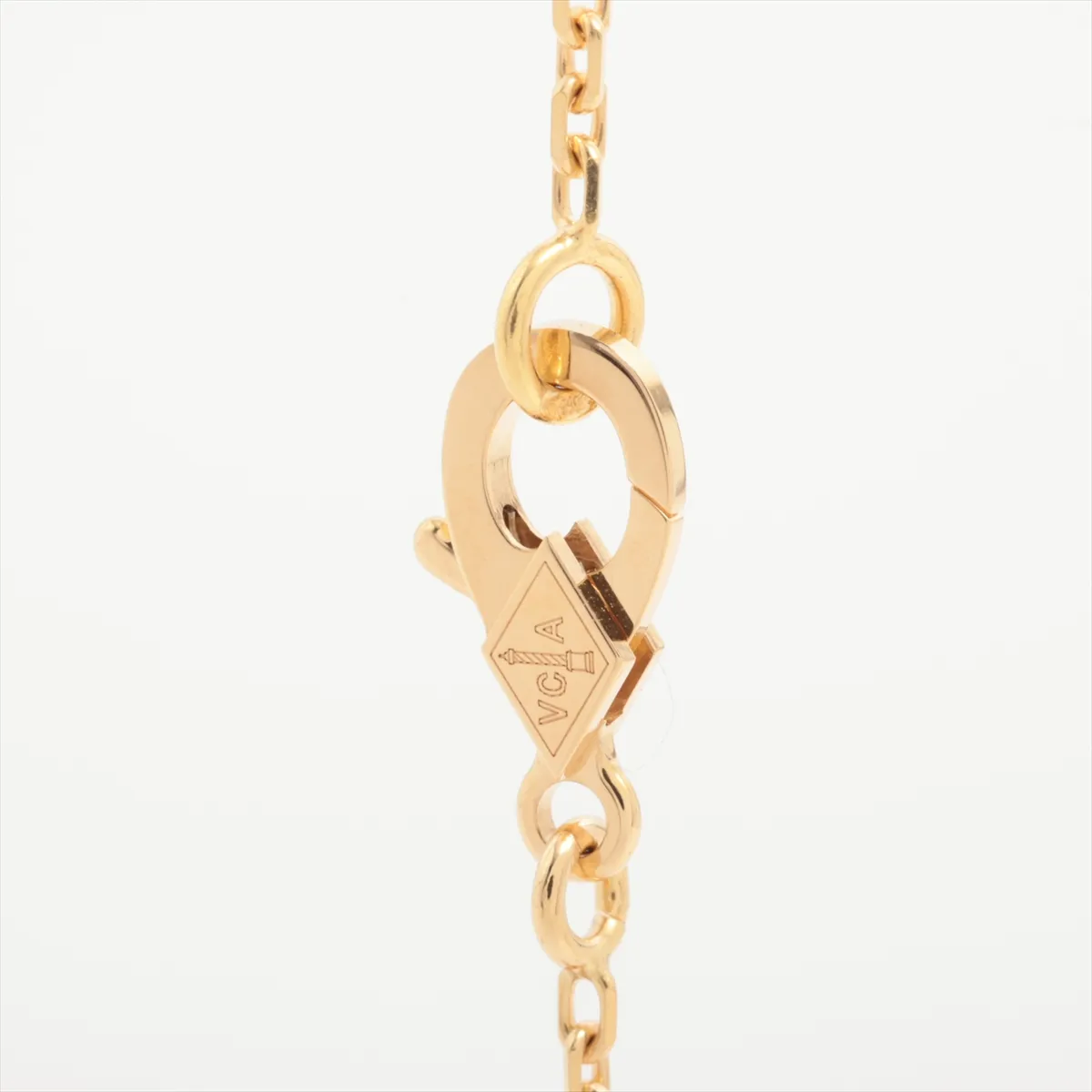 Vintage Alhambra Golden Shell Diamond Necklace 750 (YG) 6.6g JA178667 Shellsumi ARP2R700 — view 3