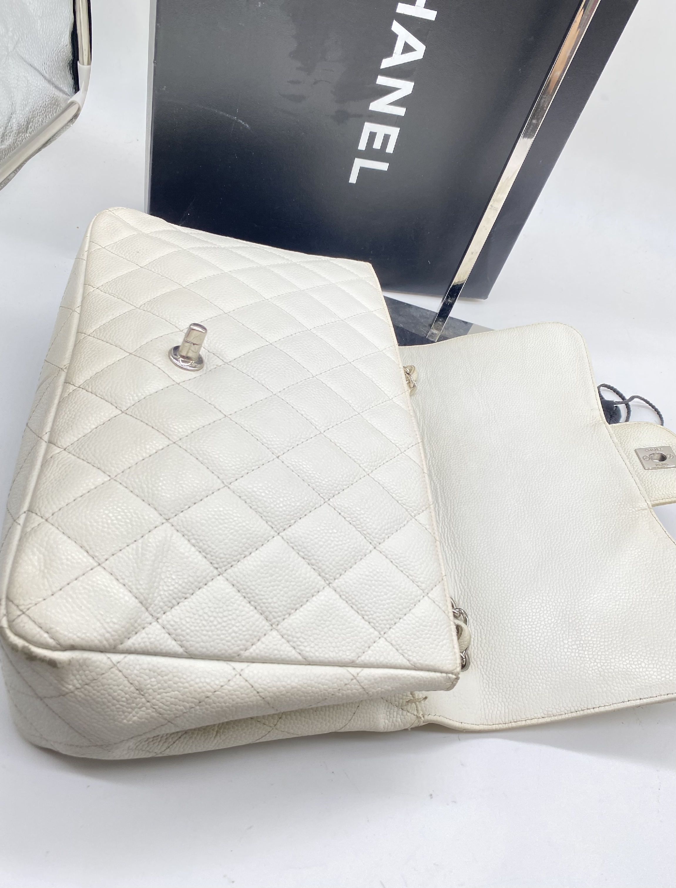 Caviar Skin Shoulder Bag (Serial Number 11) - Card and Seal Included — view 5