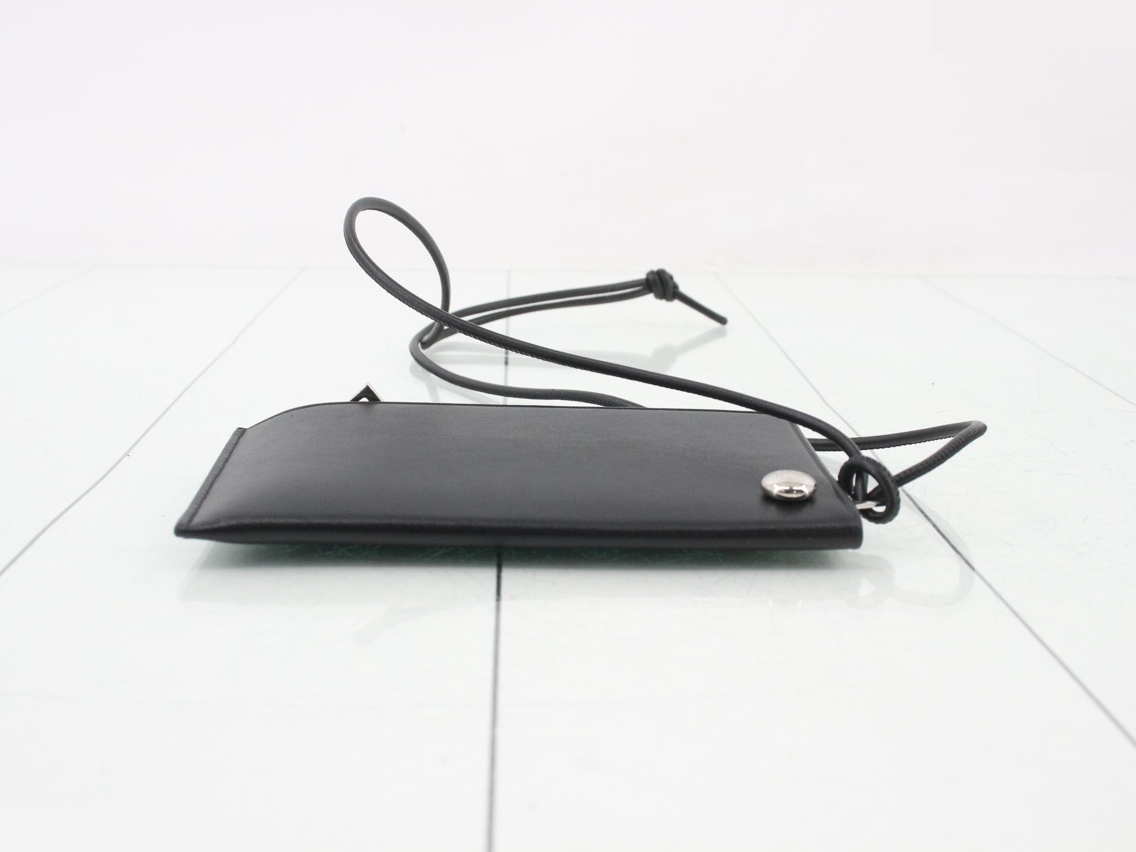 Pebble Slider Coin Card Holder, Black — view 3