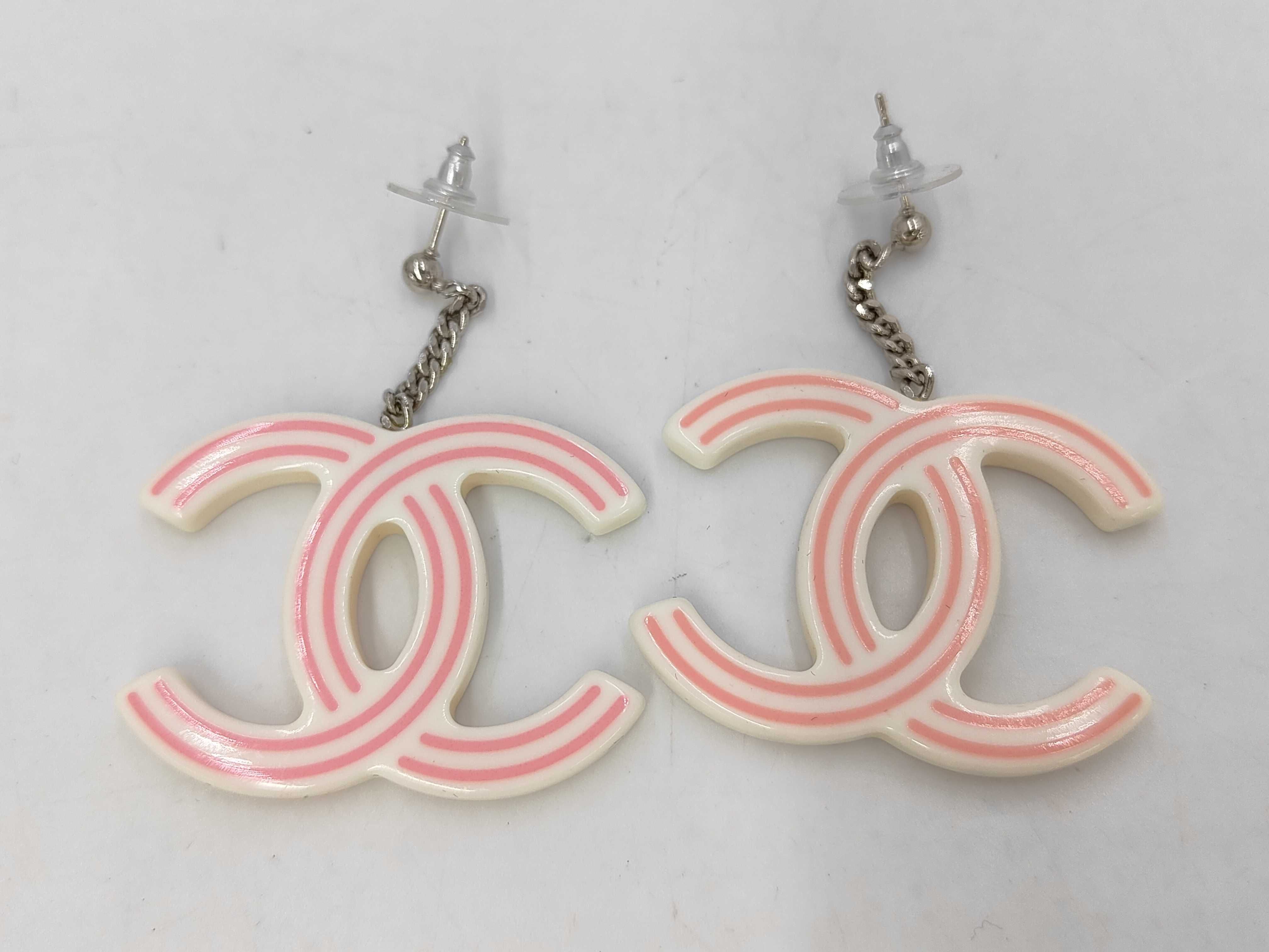 Coco Mark Earrings Pink White Earrings