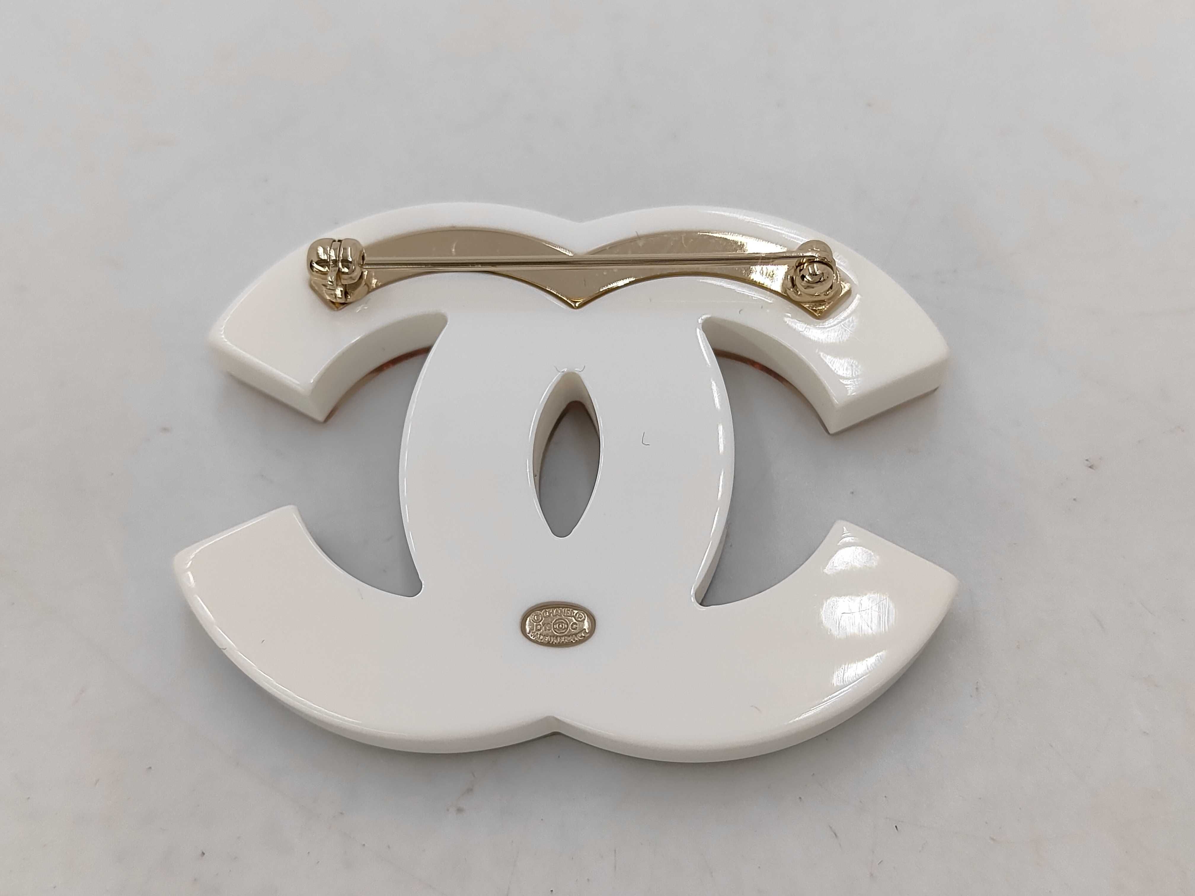 Rainbow Brooch (D19 C) — view 2