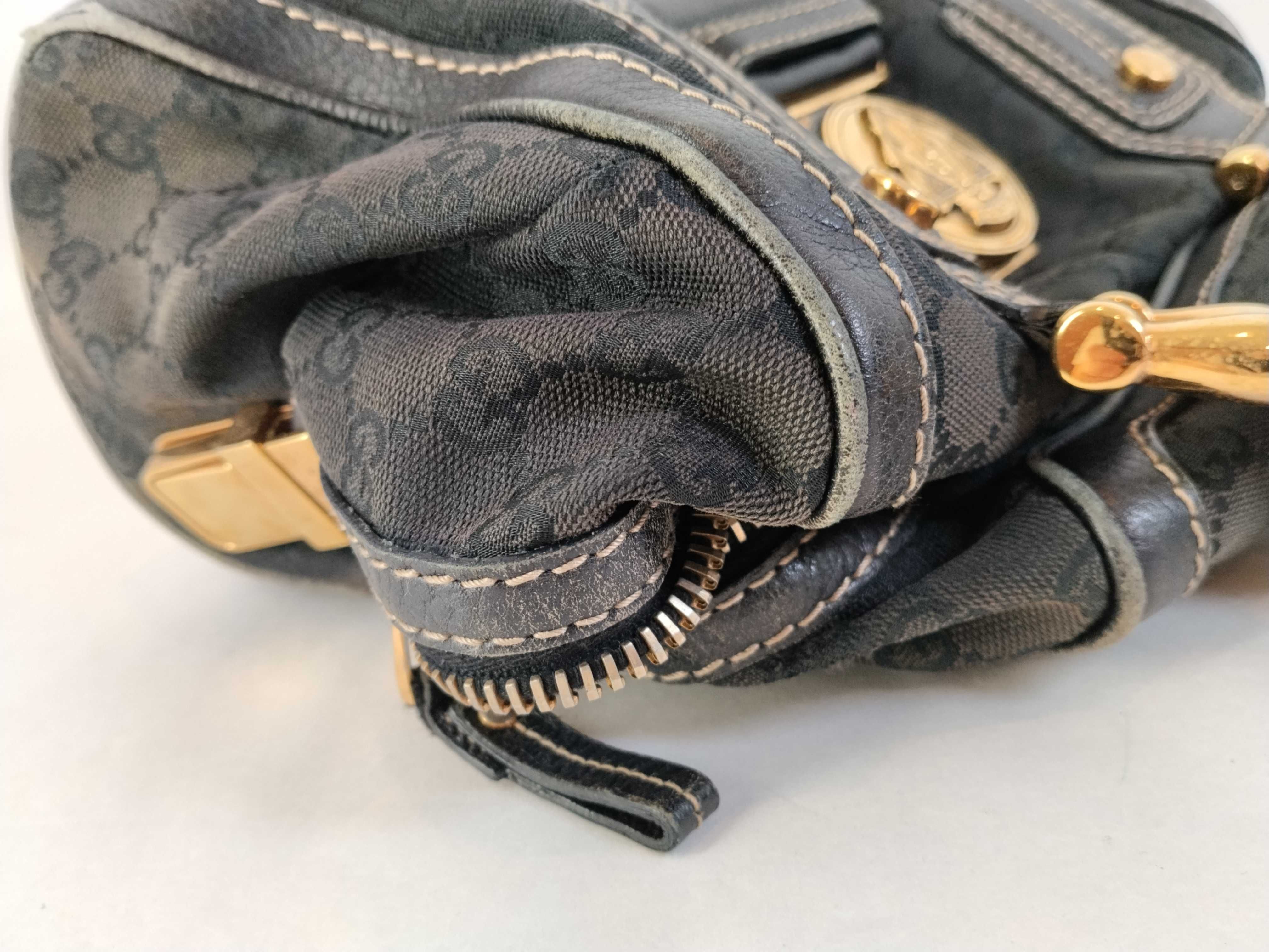 GG Canvas Gucci Crest Sherry Line GG Canvas Handbag — view 14