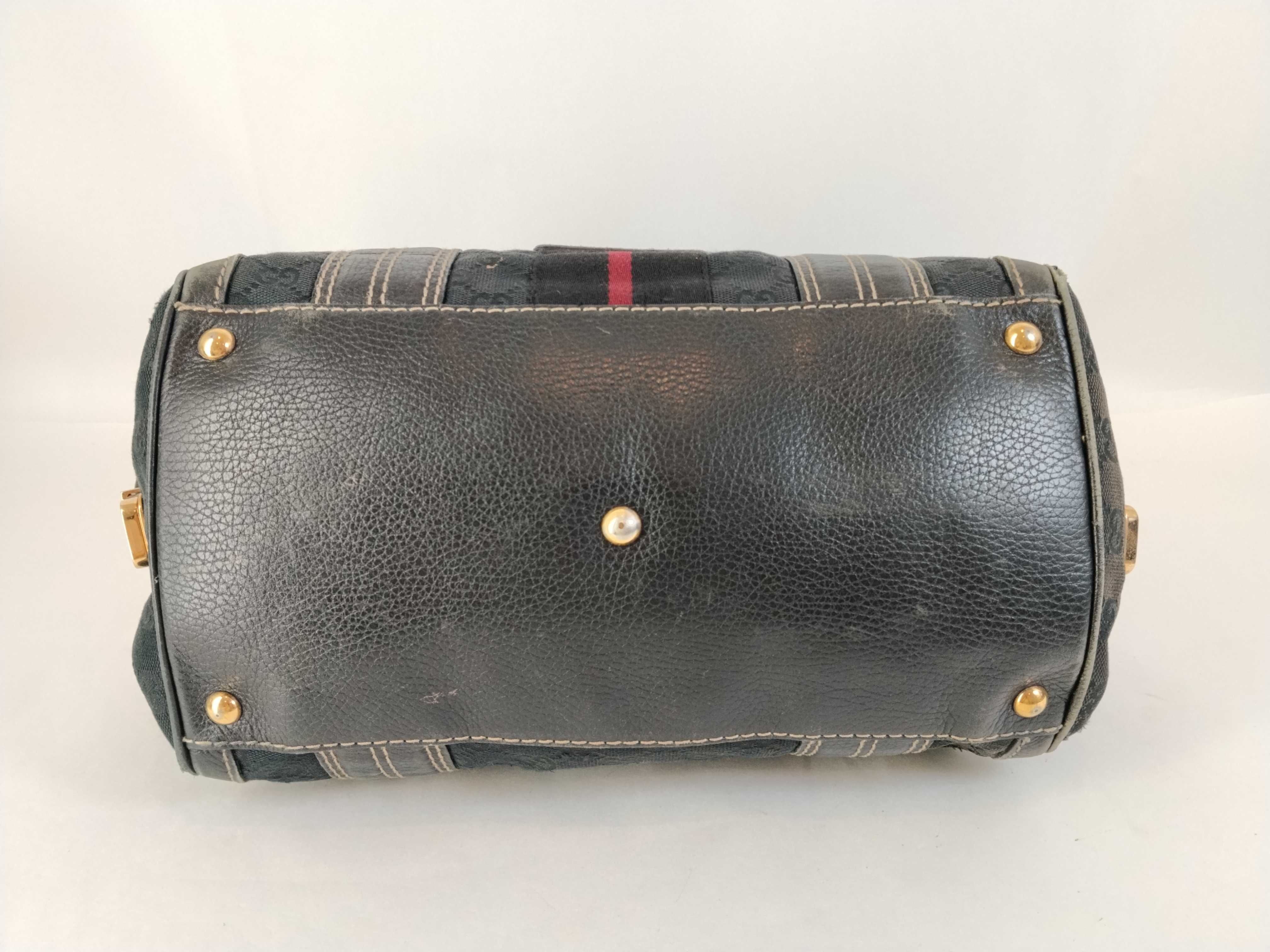 GG Canvas Gucci Crest Sherry Line GG Canvas Handbag — view 8