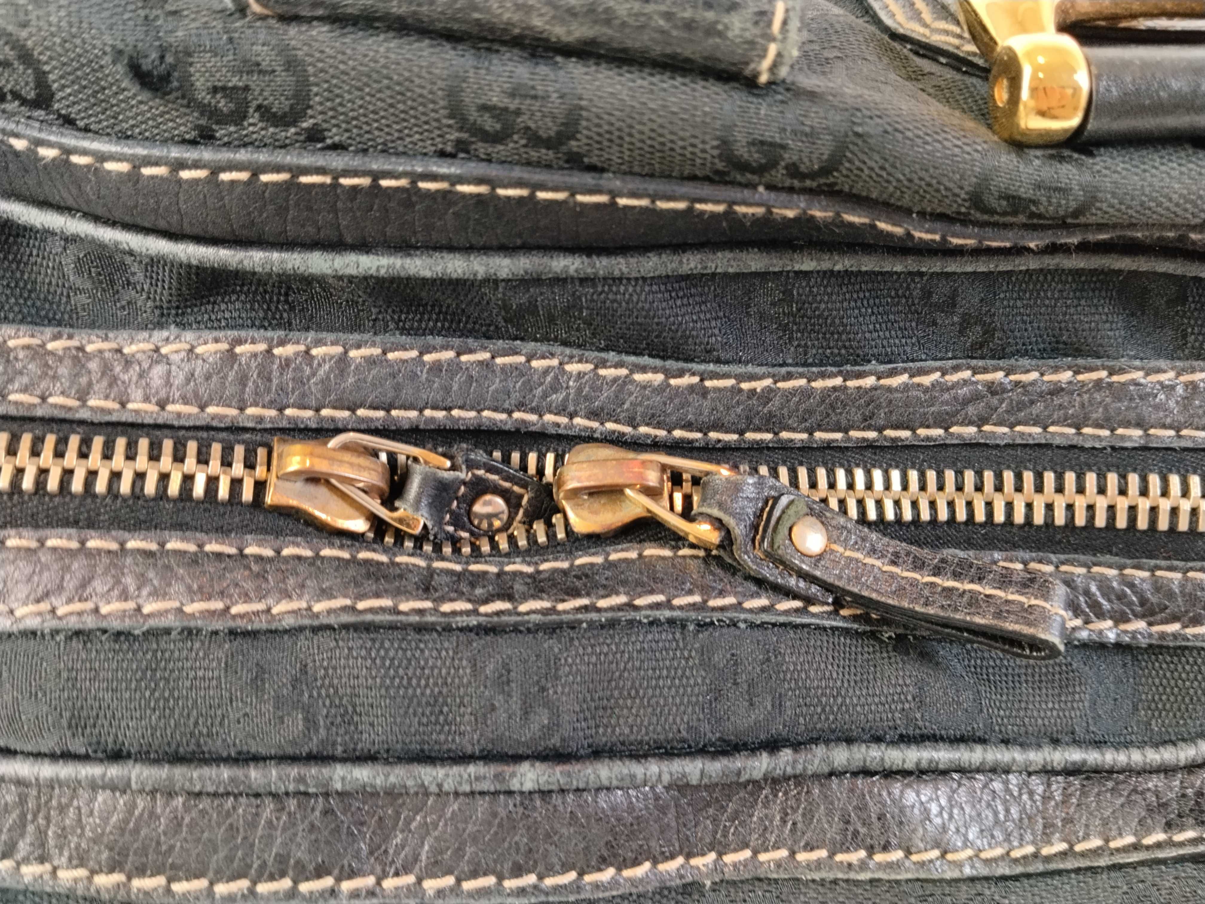 GG Canvas Gucci Crest Sherry Line GG Canvas Handbag — view 9