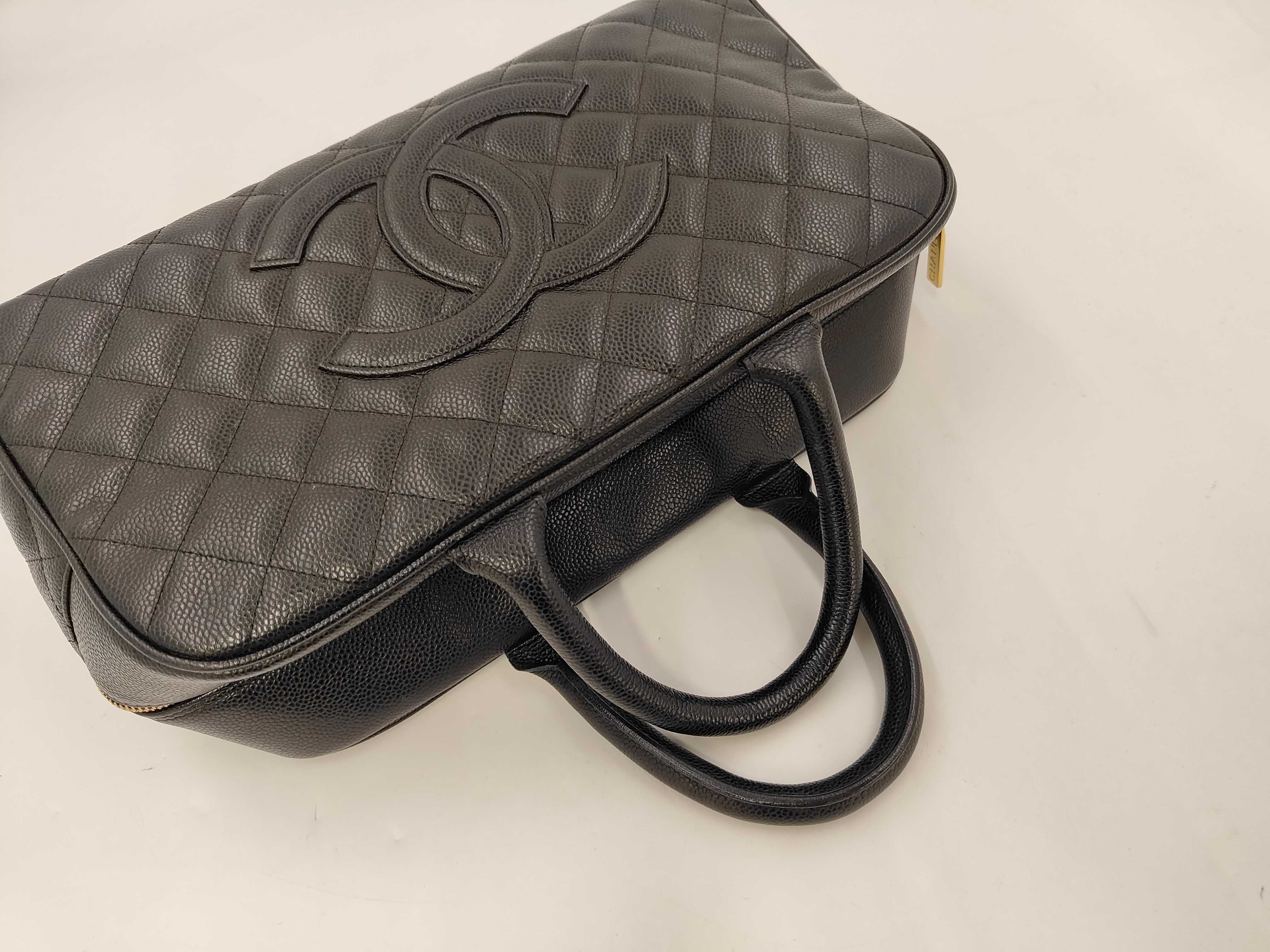 Matelassé Caviar Skin Bowling Bag Mini Boston Bag Black Gold Hardware 8940081 (Serial Number 8) Handbag — view 5