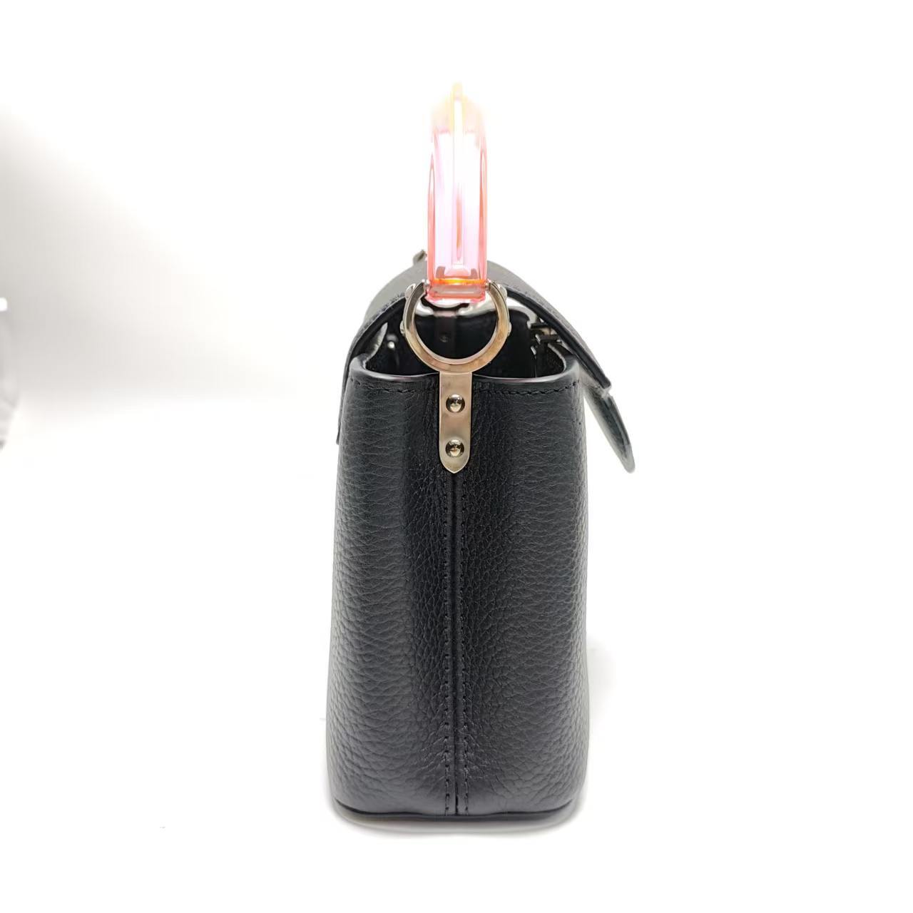 【*Shipped from: China*】LOUIS VUITTON Capucines Leather Shoulder Bag — view 4