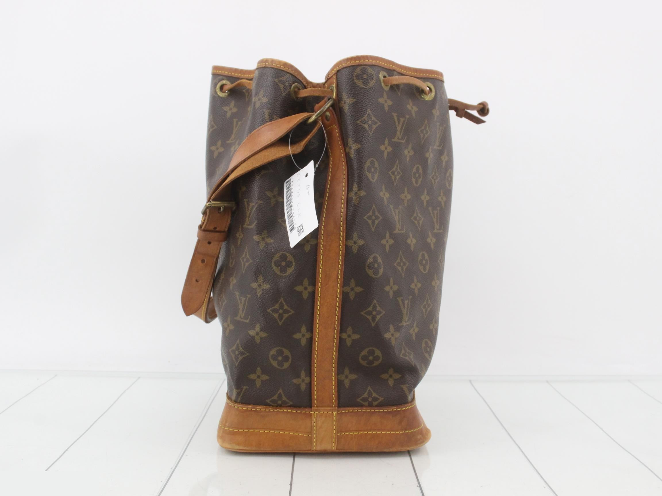 Monogram Noe shoulder bag — view 4