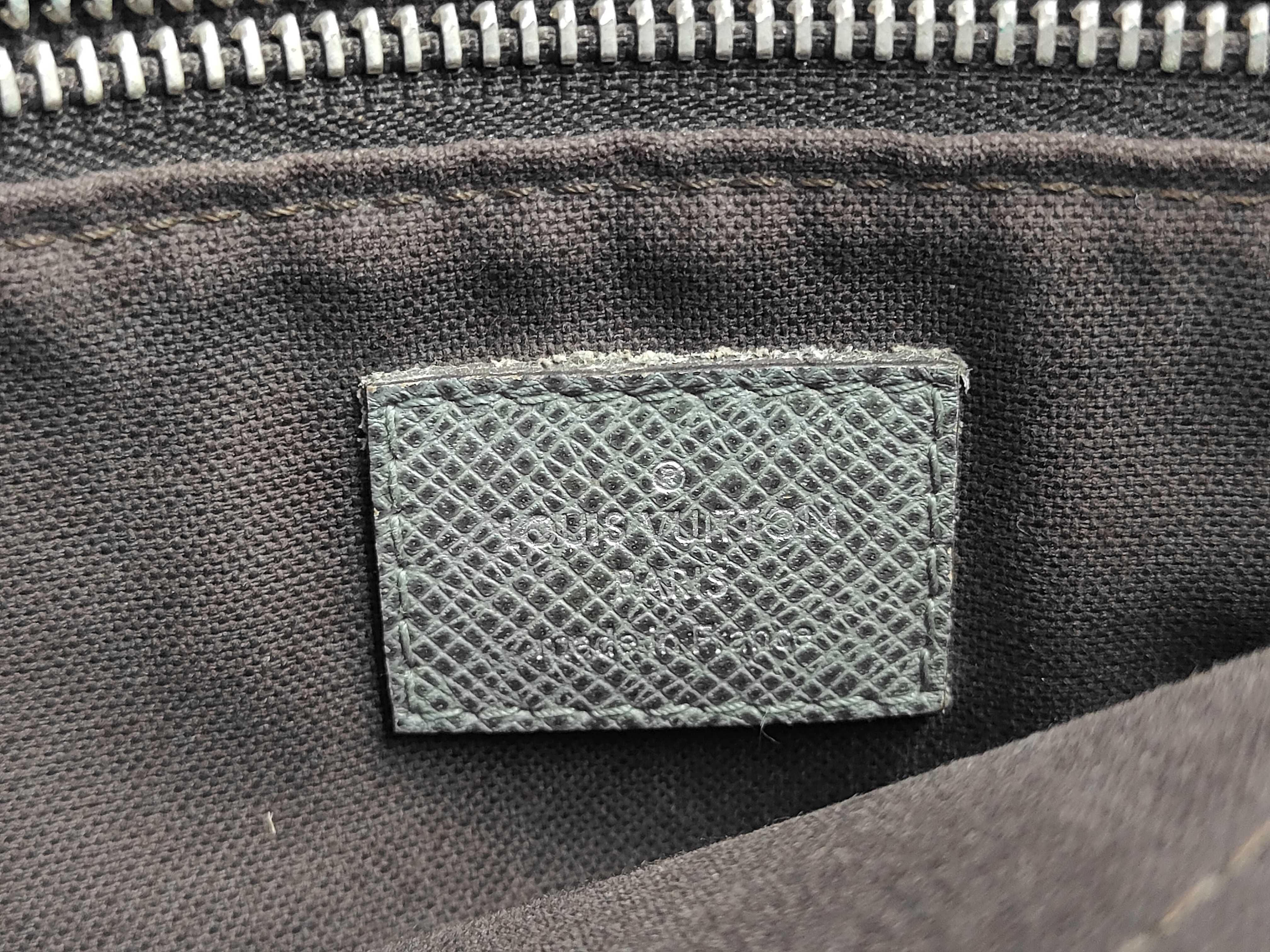 Taiga Roman Grey Shoulder Bag — view 10