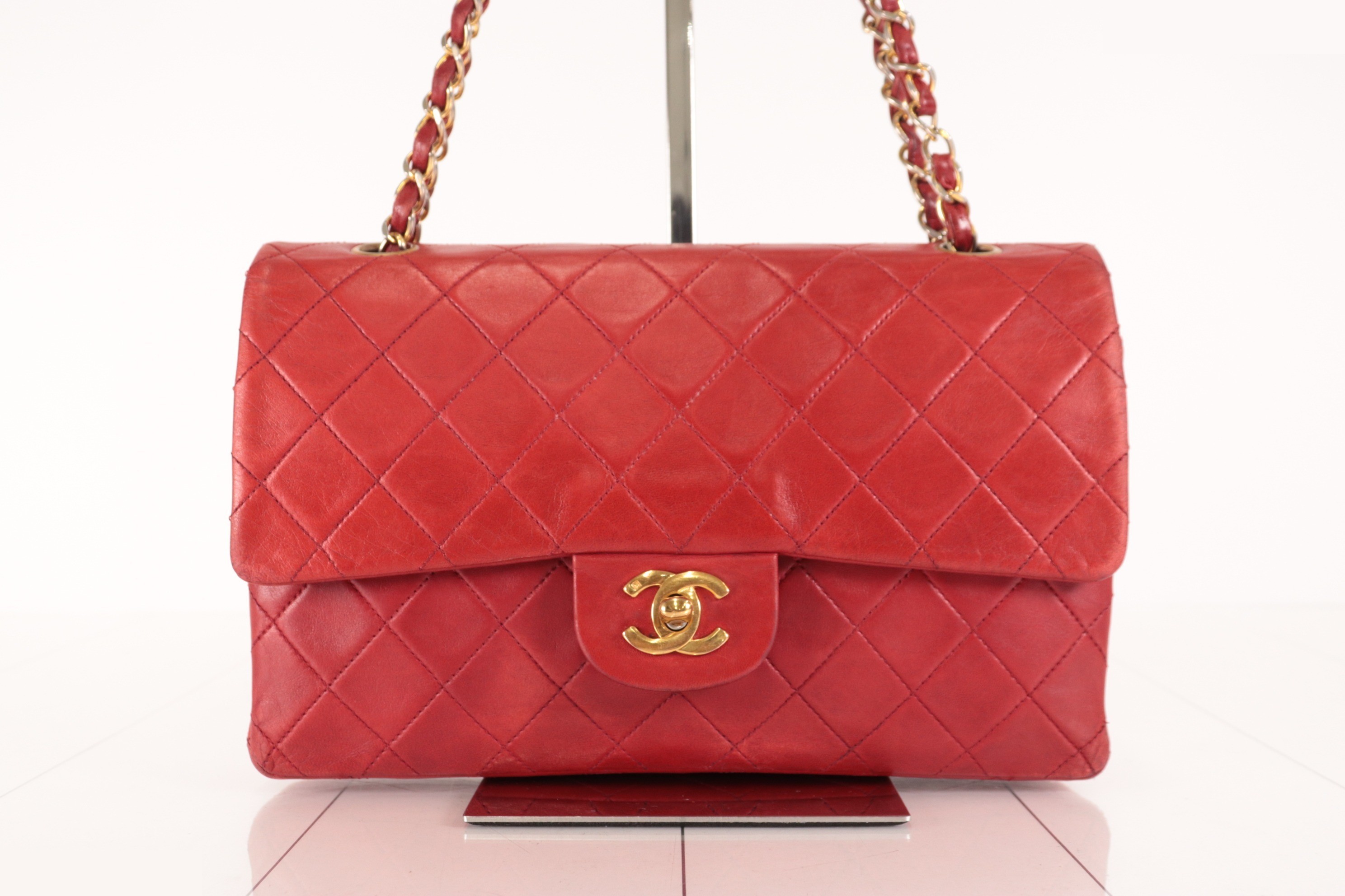 Double flap 25 lambskin chain shoulder bag, red, unit #1 — view 2