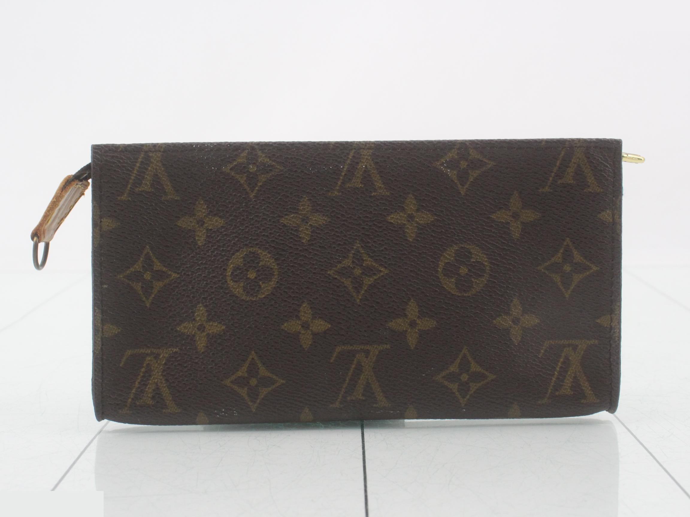 Included pouch, multi-purpose case, small item holder — view 2