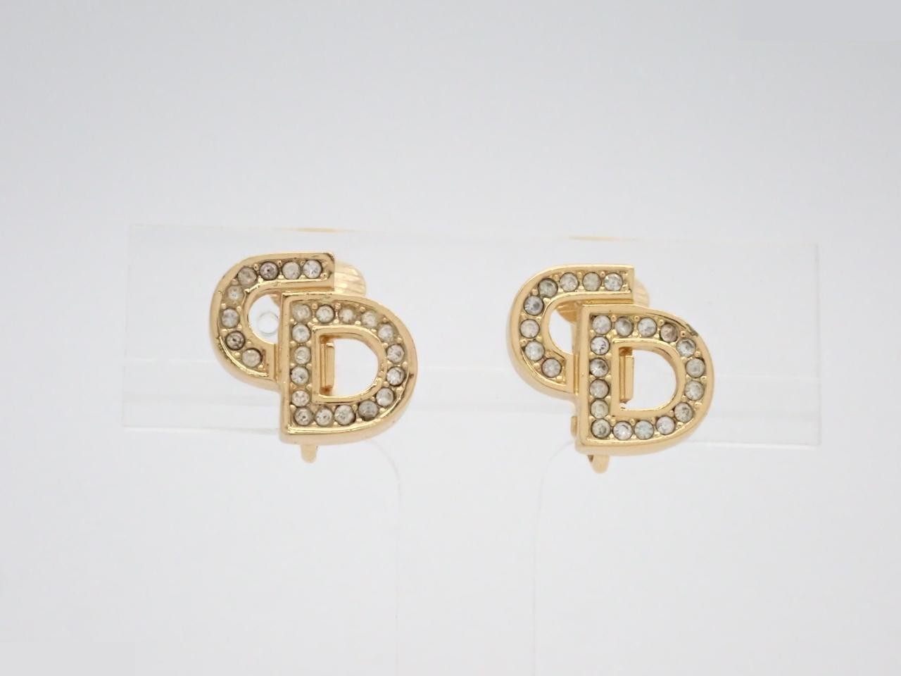 Other lines: Precious metals and earrings