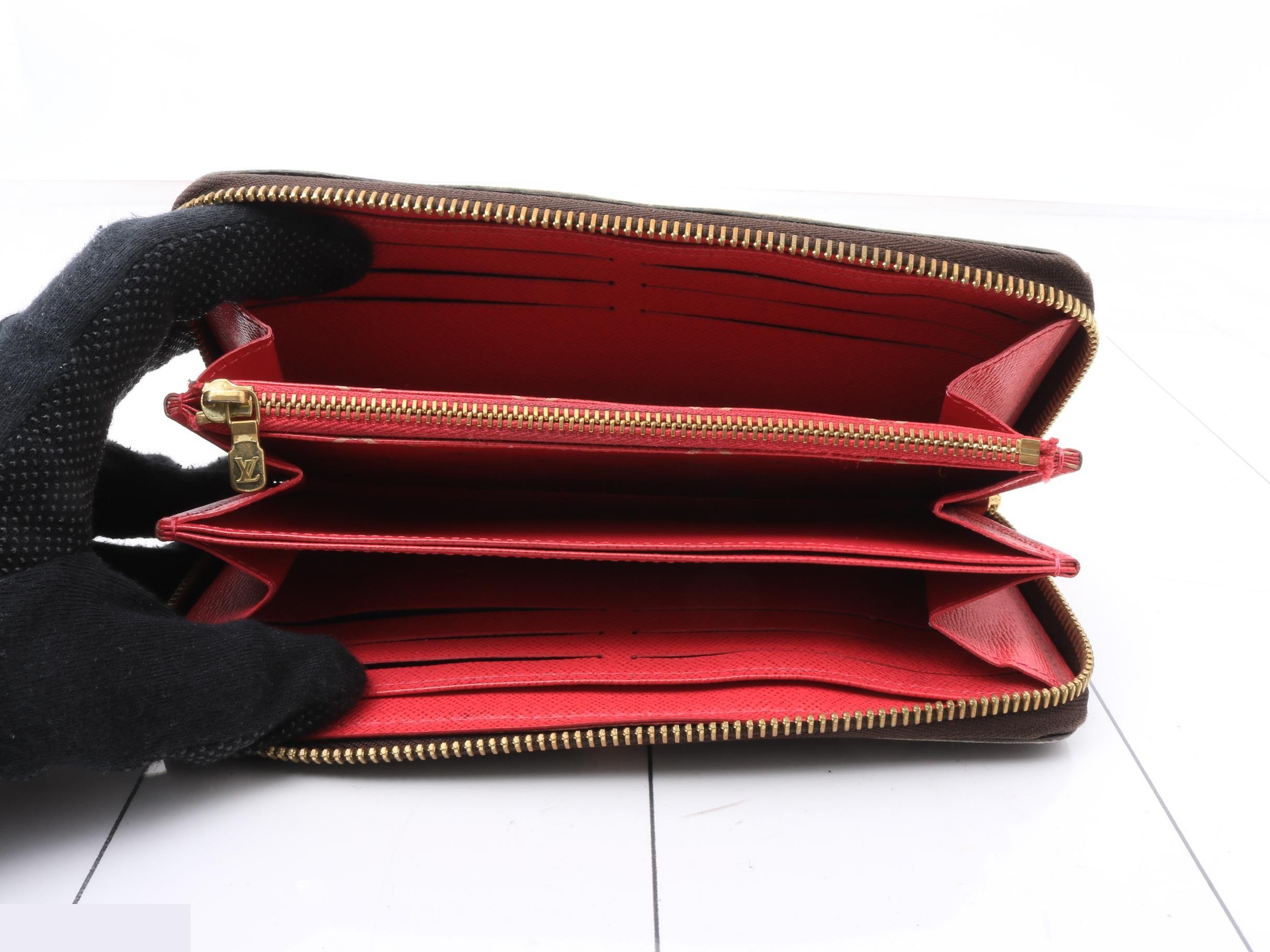 Monogram wallet — view 4