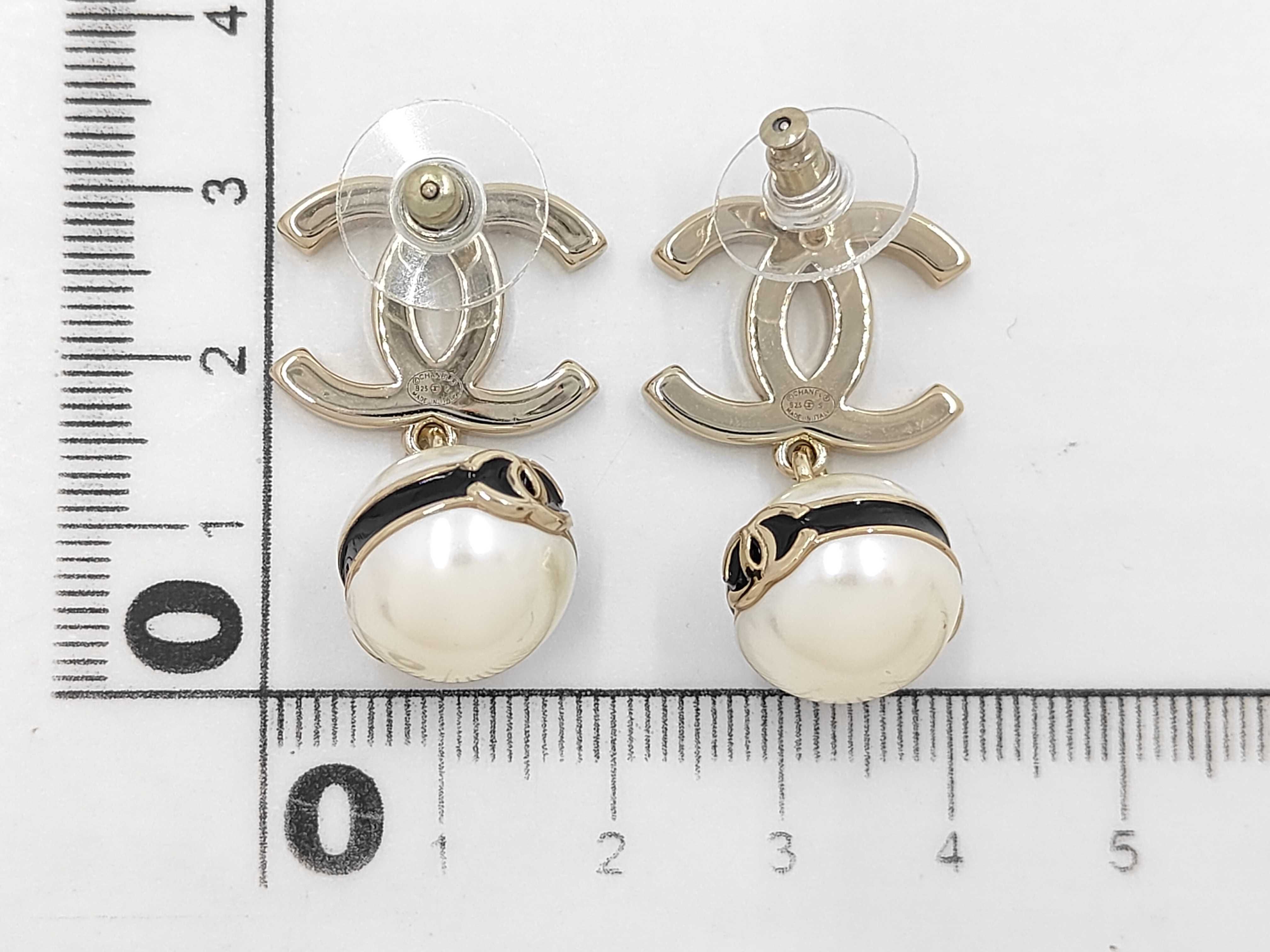 B25S Earrings — view 3