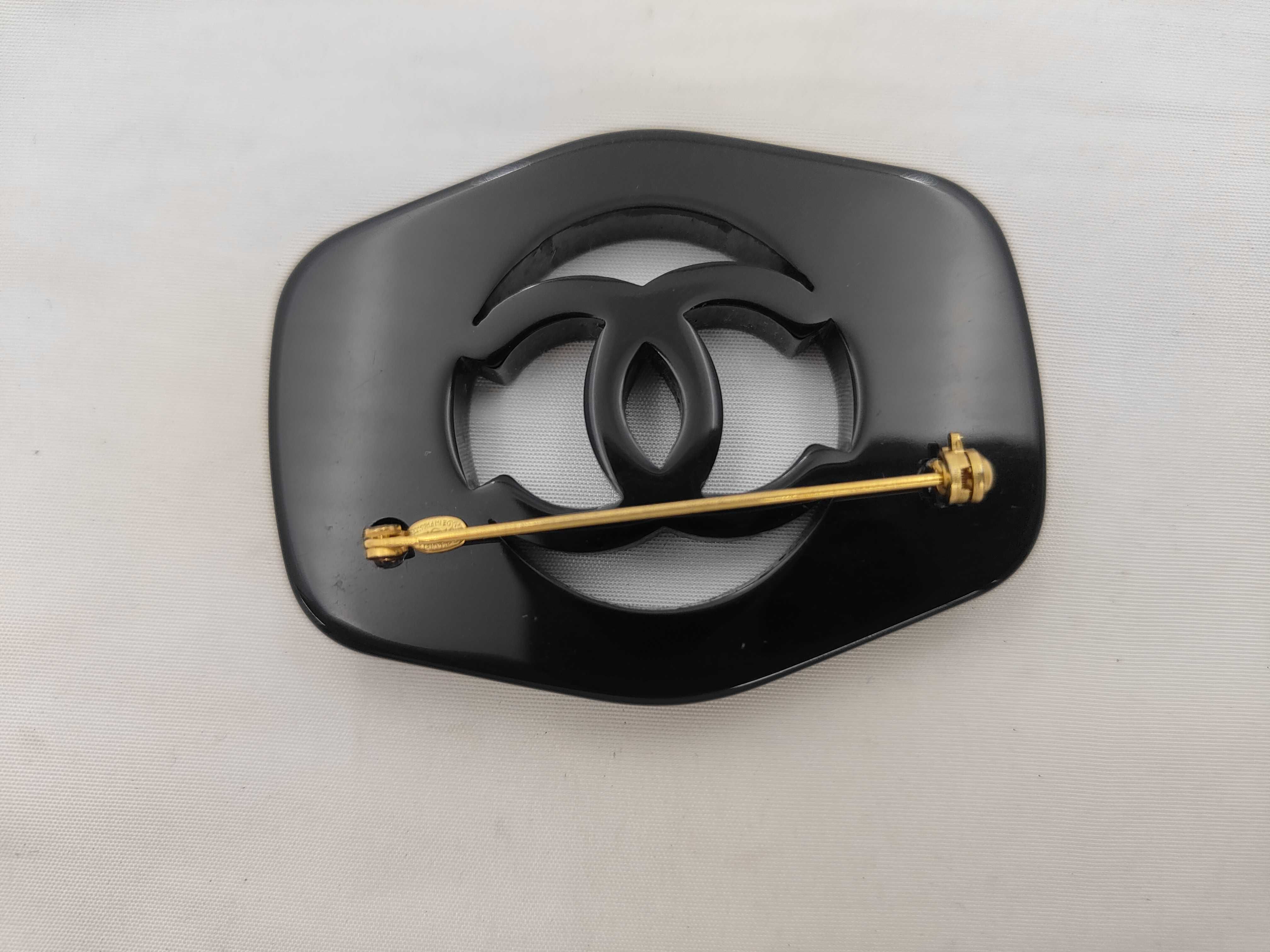 97P Coco Plastic Brooch — view 2