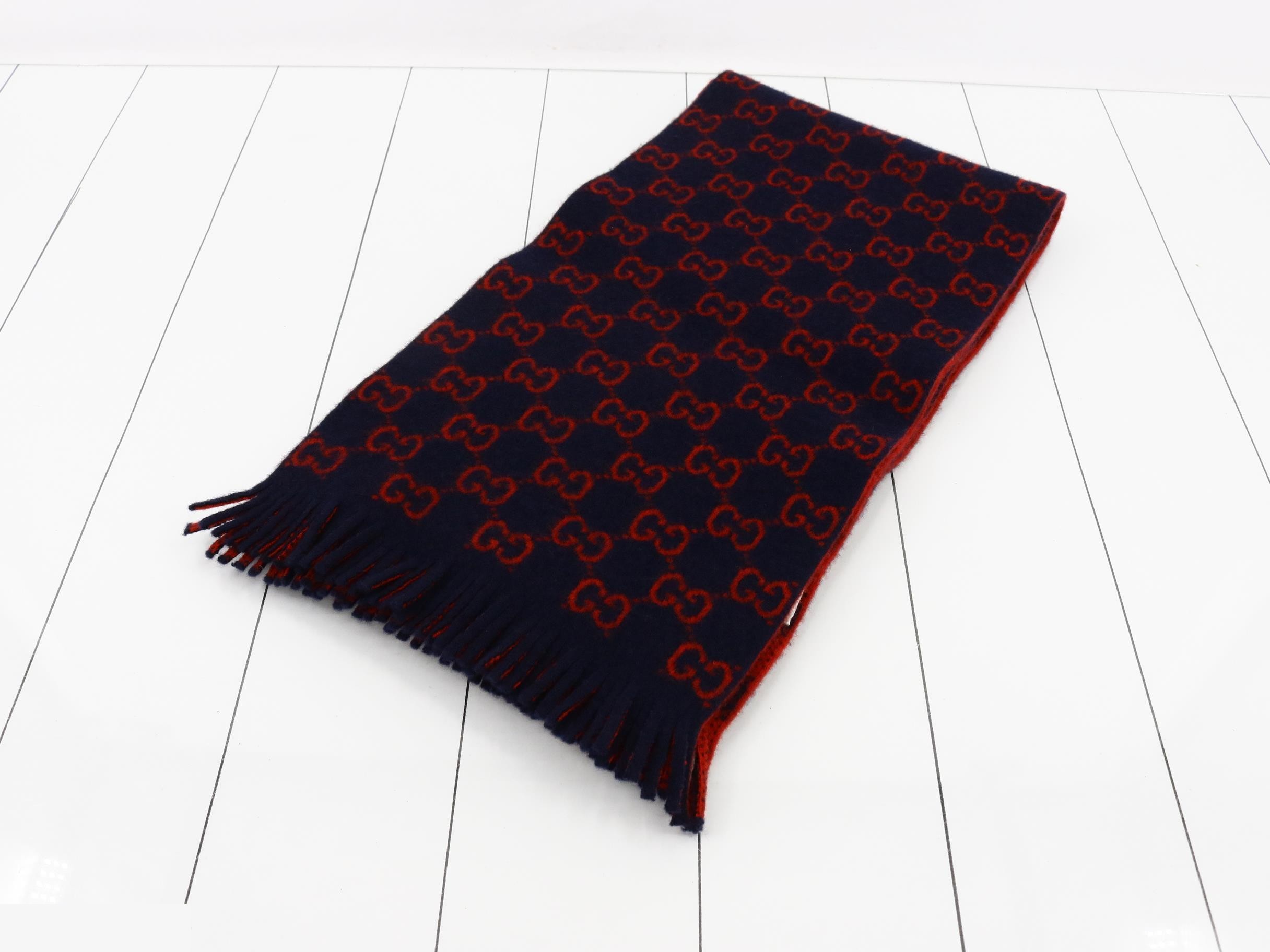 GG pattern scarf, navy and red.