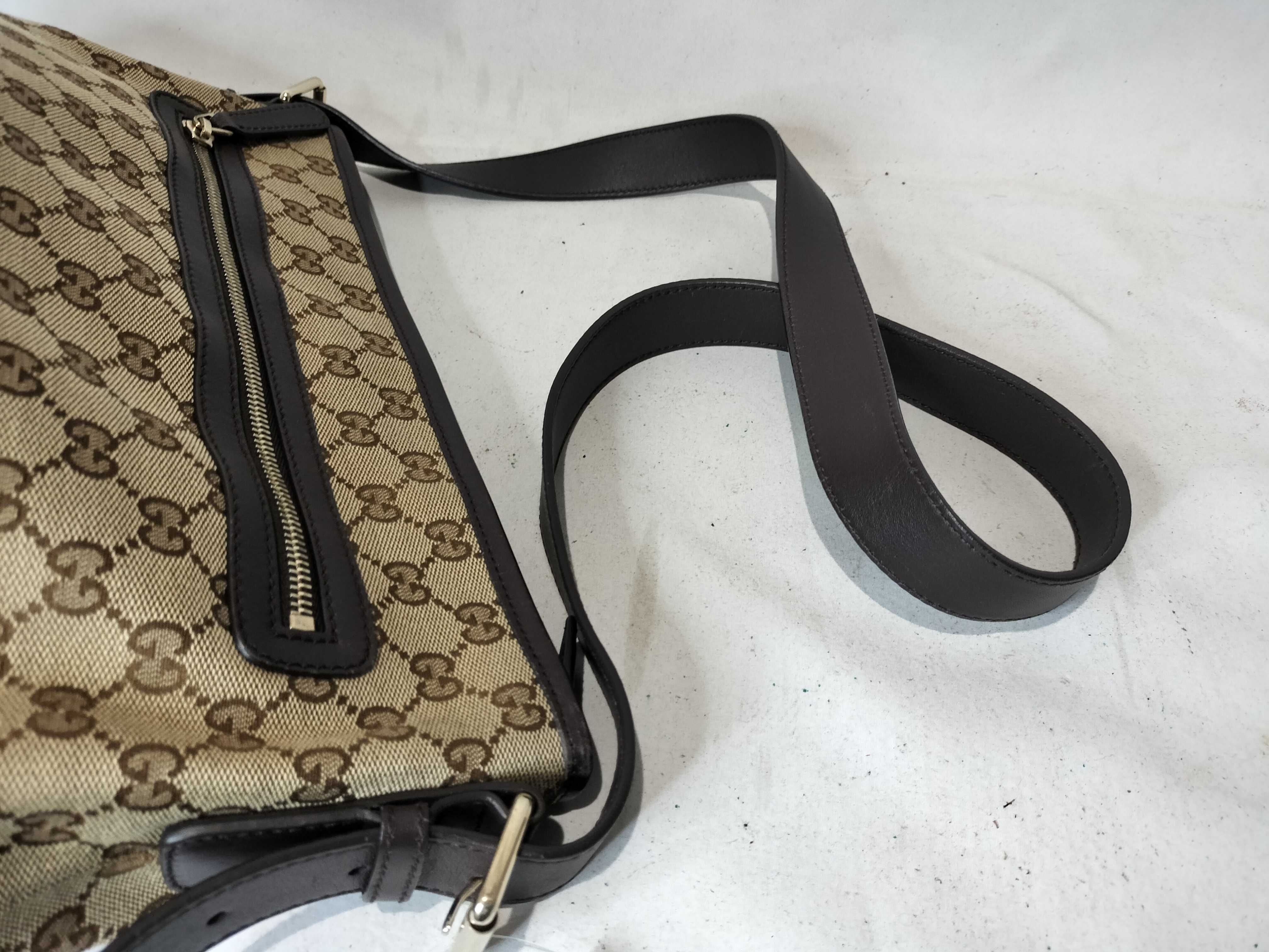 GG Canvas 388930 Shoulder Bag — view 3