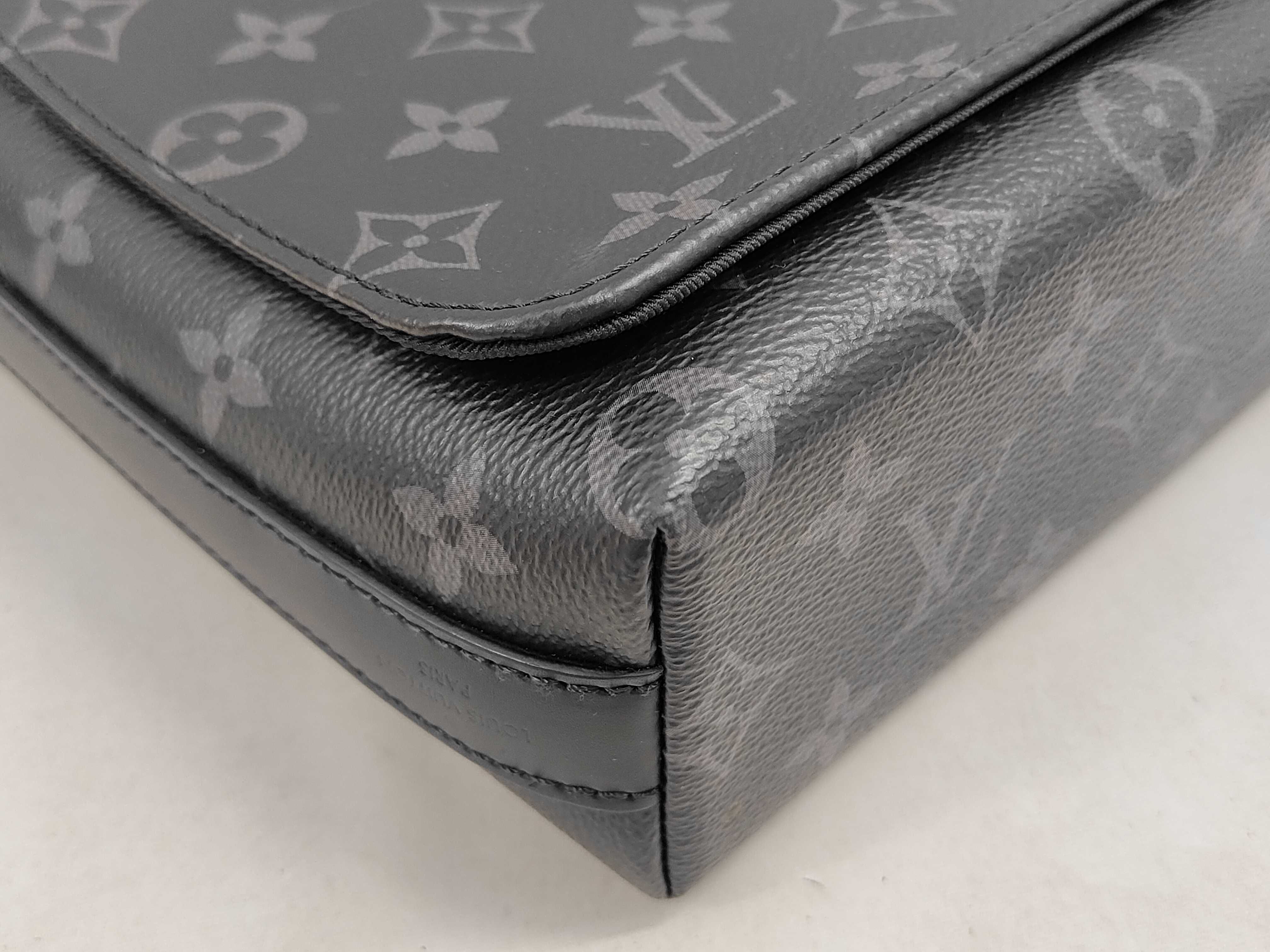 District Shoulder Bag — view 9
