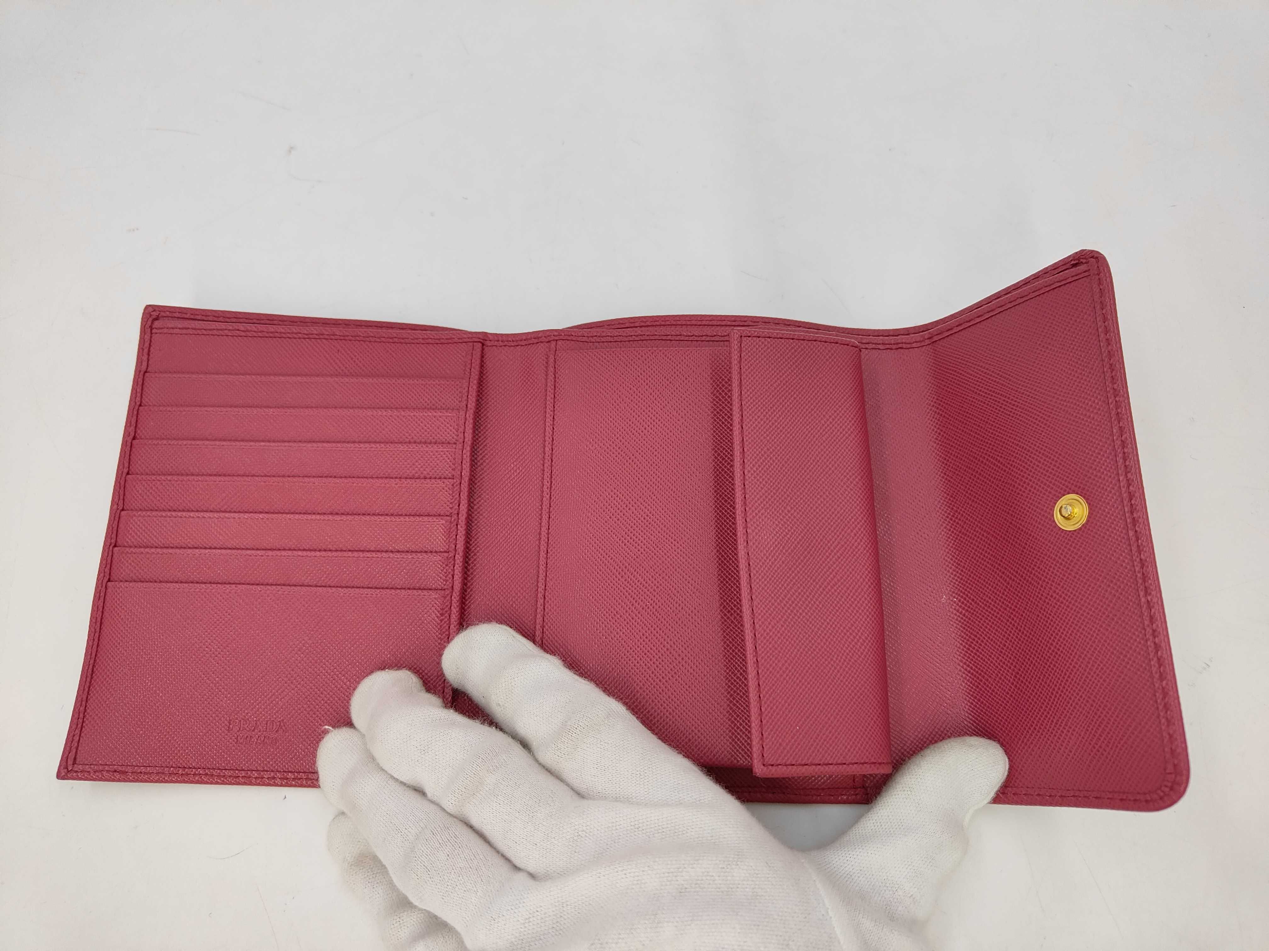 Saffiano Metal 1M0170 Leather Compact Wallet Pink — view 8