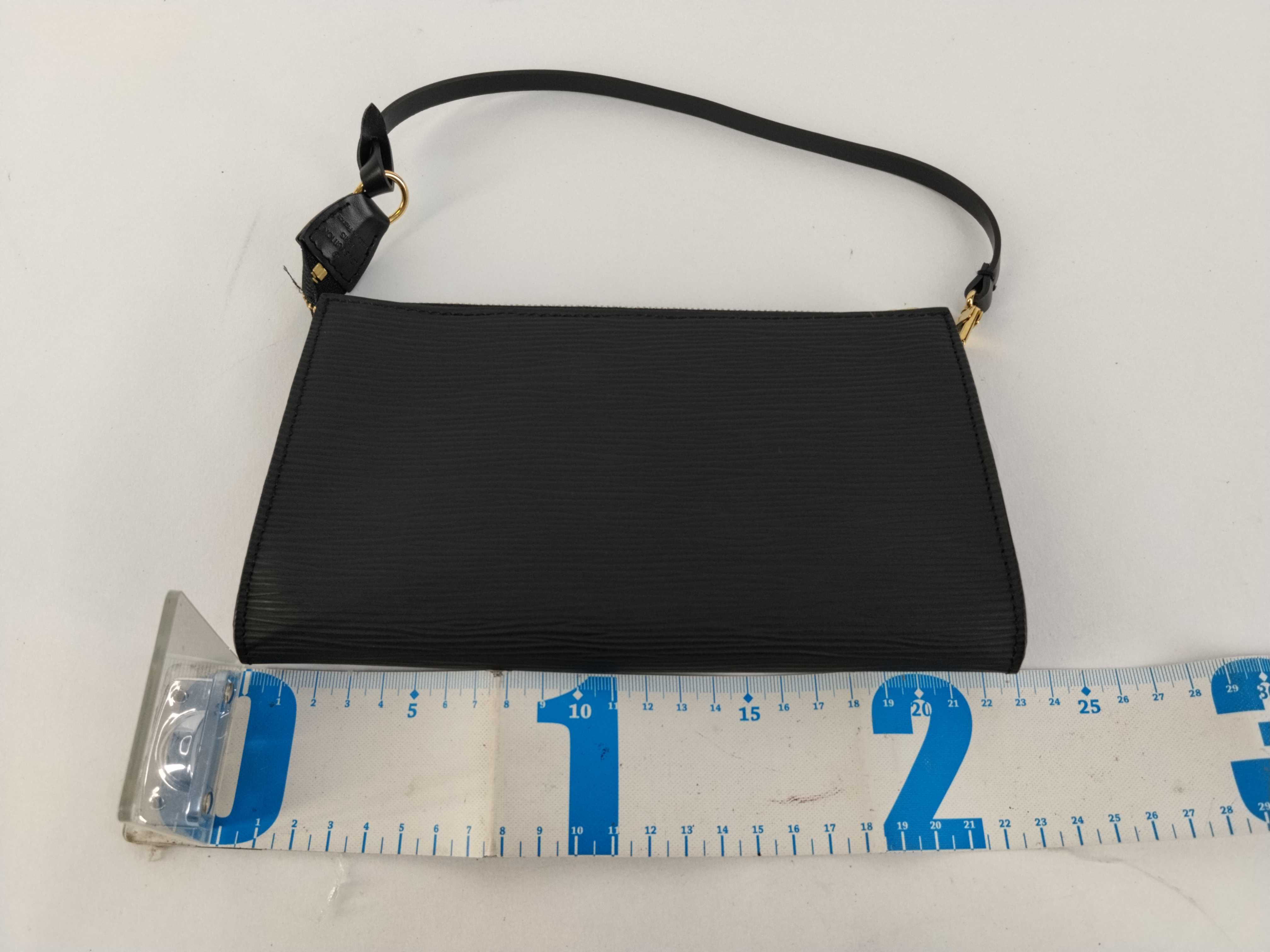 Epi Leather Pochette Accessoires M52942 AR1020 Black Handbag — view 2