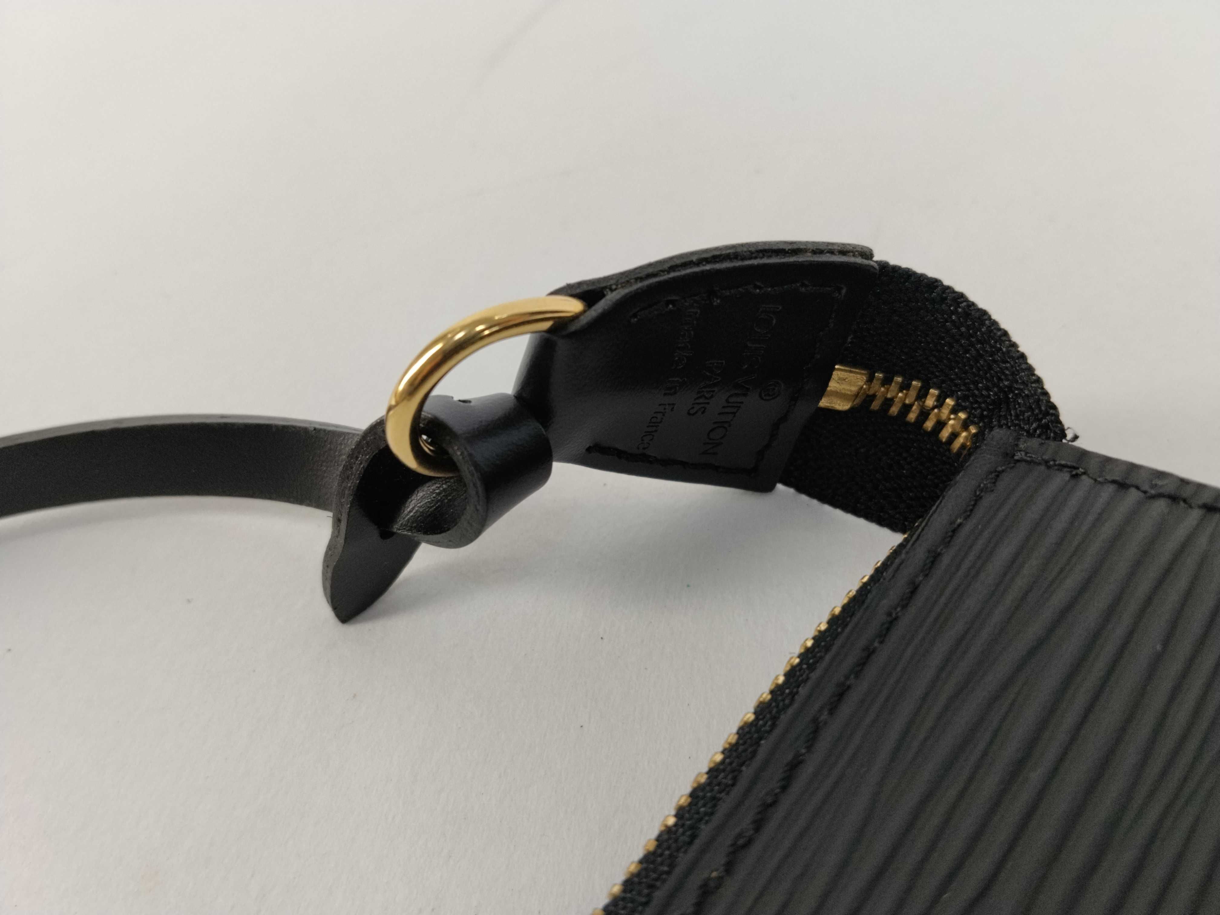 Epi Leather Pochette Accessoires M52942 AR1020 Black Handbag — view 6