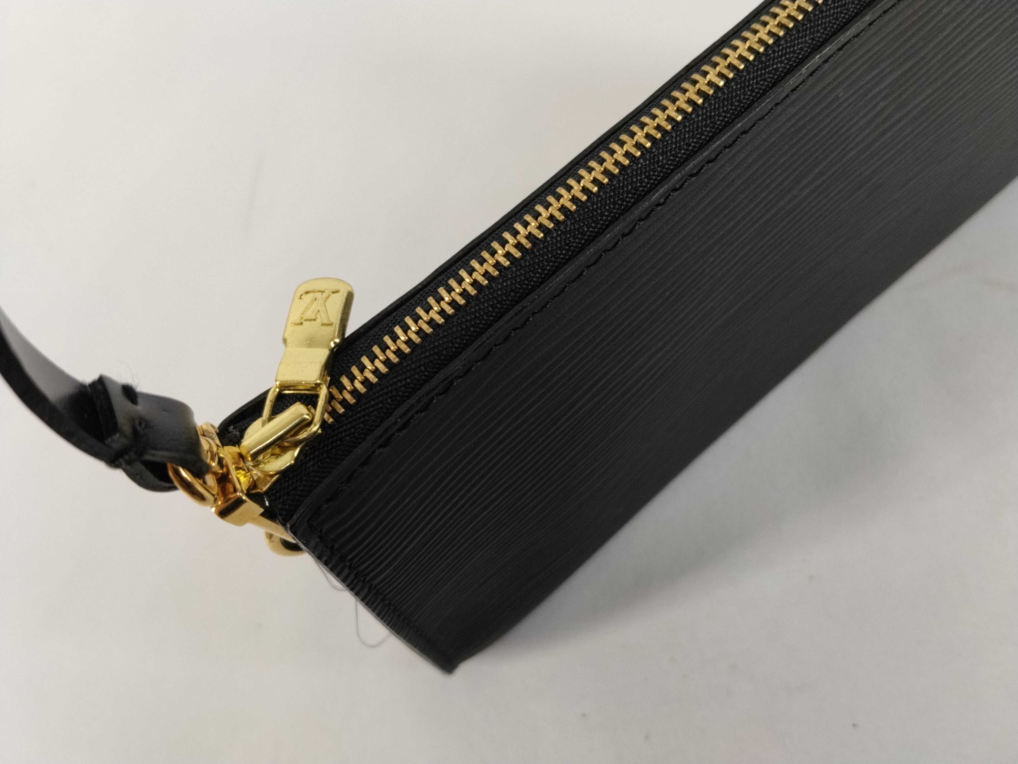 Epi Leather Pochette Accessoires M52942 AR1020 Black Handbag — view 9