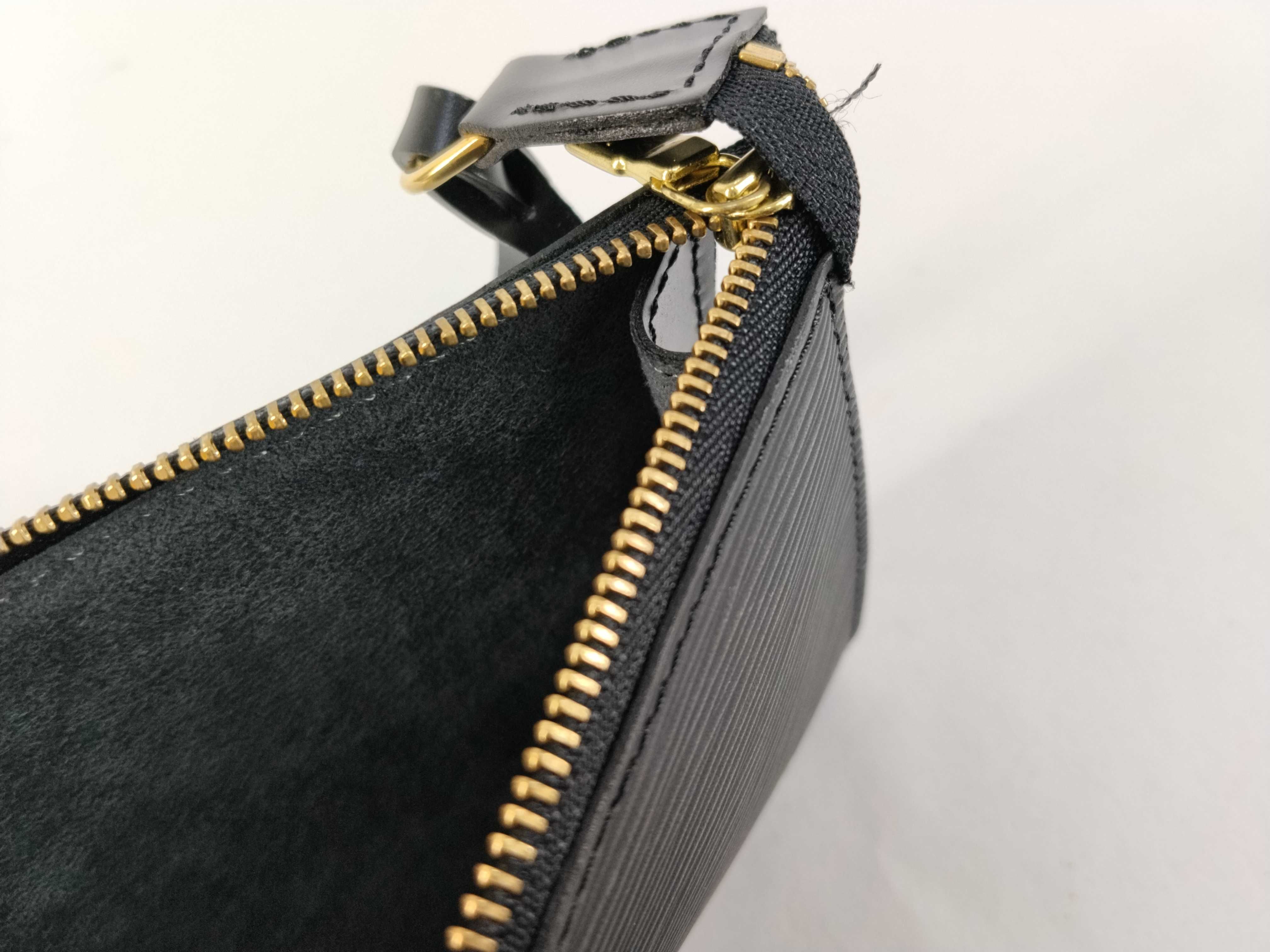 Epi Leather Pochette Accessoires M52942 AR1020 Black Handbag — view 10